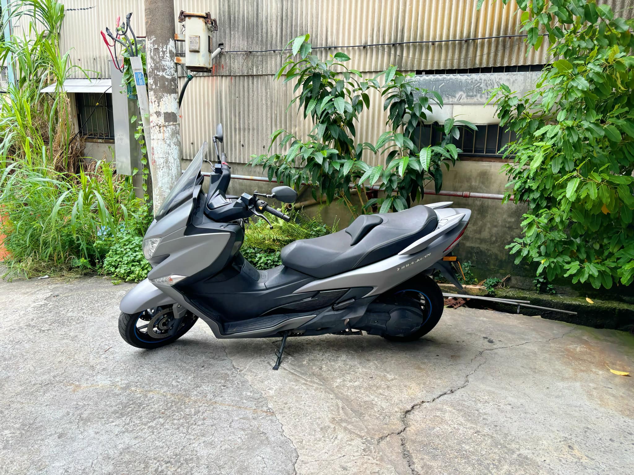 SUZUKI Burgman 400 (SKYWAVE400) - 中古/二手車出售中 SUZUKI AN400A漢堡400 | 個人自售