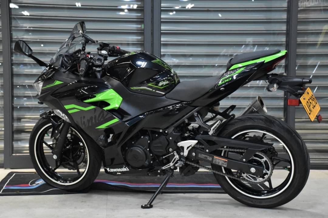 KAWASAKI NINJA400 - 中古/二手車出售中 全段排氣管 瓷釉黑 Ridea(握把、端子） 小資族二手重機買賣 | 小資族二手重機買賣