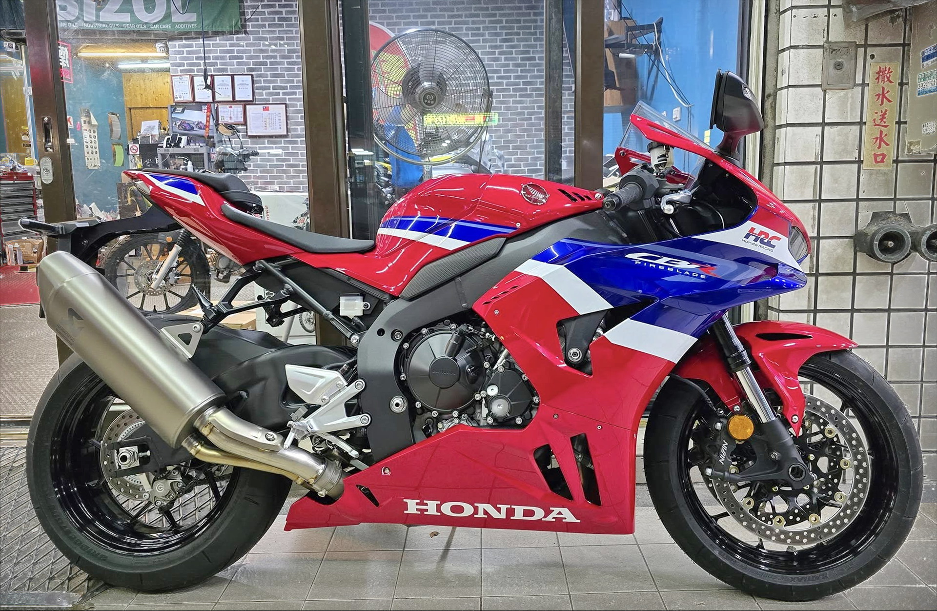 【勝大重機】HONDA CBR1000RR-R FIREBLADE - 「Webike-摩托車市」 【勝大重機】2024 HONDA CBR1000RR-R HRC 日規 全馬力 全新車售價$126.8萬