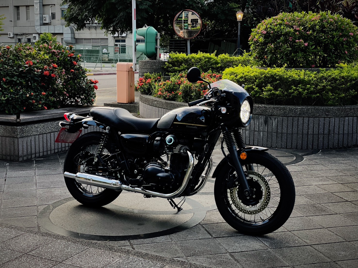 【柏霖動機Kawasak職人-阿弘】KAWASAKI W800 CAFE - 「Webike-摩托車市」