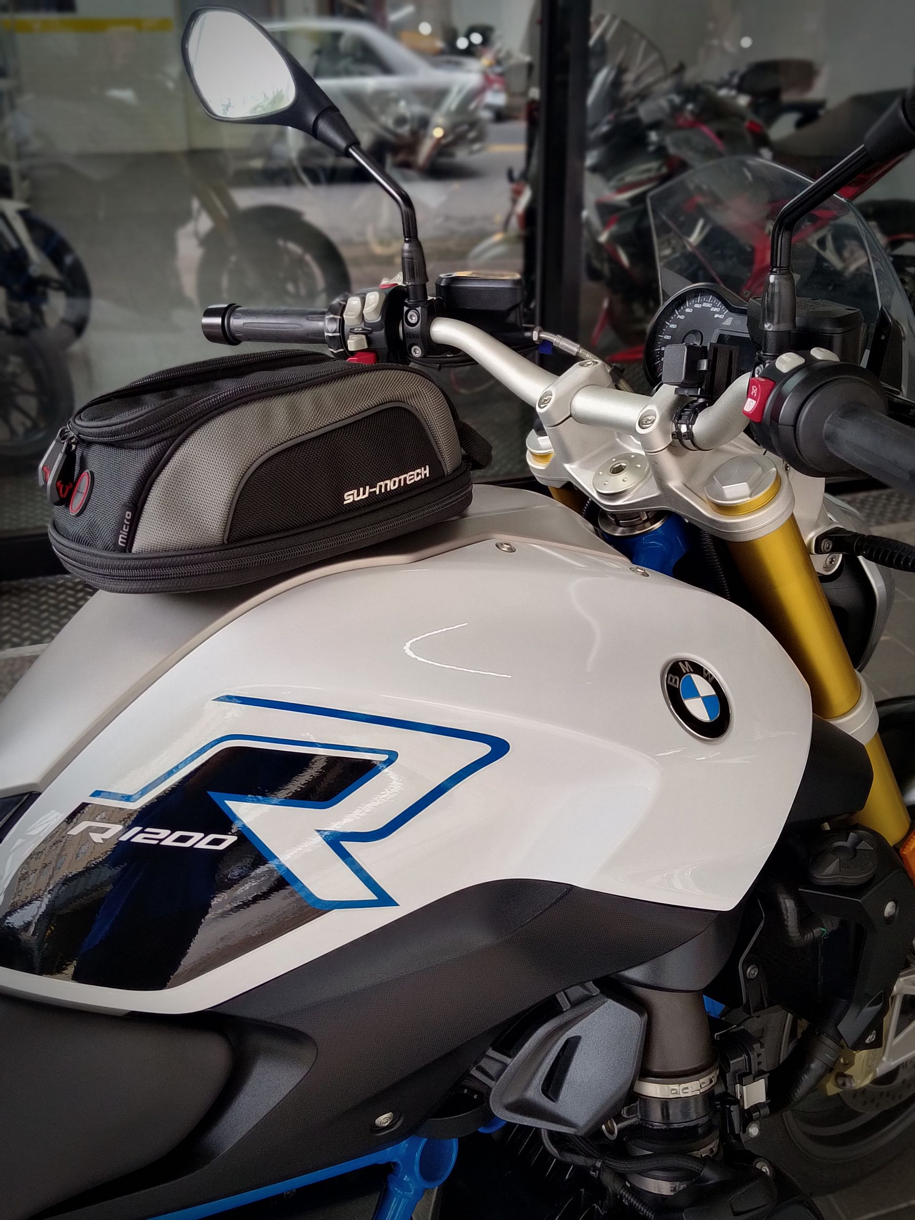 BMW R1200R - 中古/二手車出售中 R1200R ABS 總代理，原漆美車只跑28030km | 成蘆進口摩托車