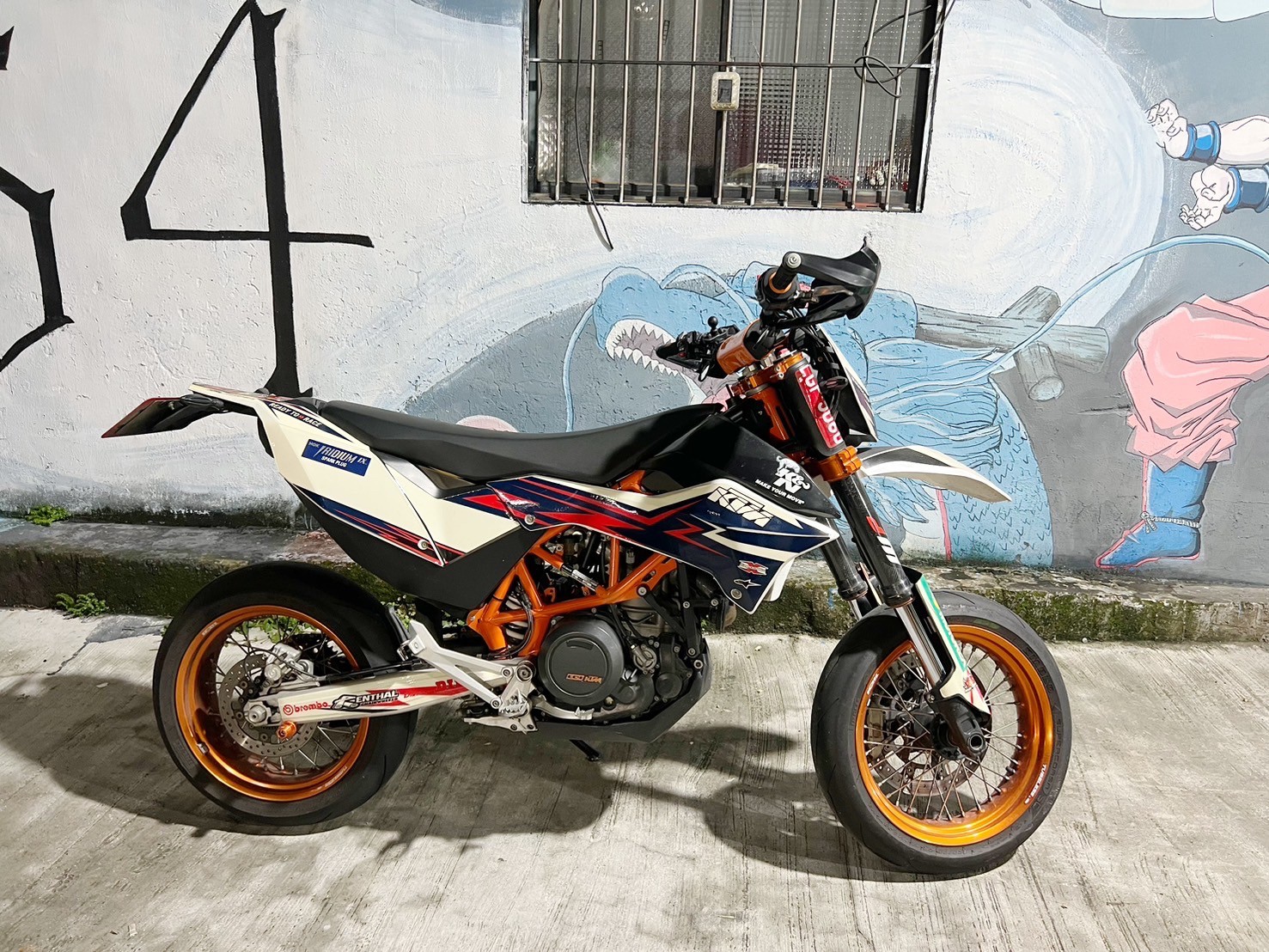 【大蔡】KTM KTM 690 SMC - 「Webike-摩托車市」 KTM DUKE690 SMC R