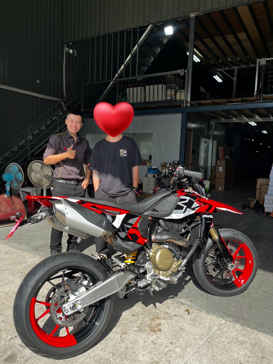 【重車銷售職人-宇軒 (敏傑)】DUCATI HYPERMOTARD MONO RVE - 「Webike-摩托車市」 【敏傑宇軒】賀交車 詹帥哥 DUCATI HYPERMOTARD 698 MONO RVE 總代理公司車