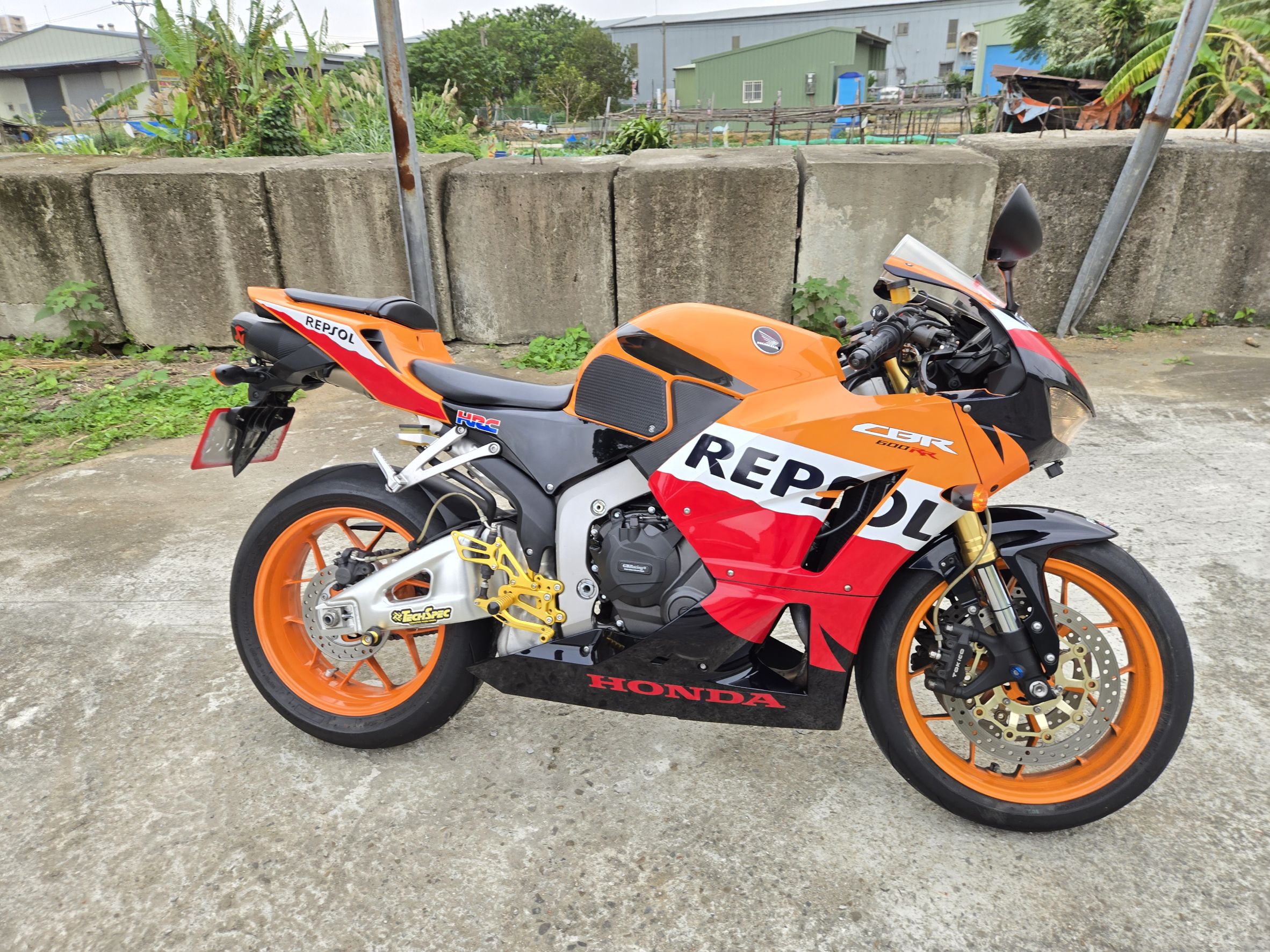 HONDA CBR600RR - 中古/二手車出售中 [出售] 2014年 HONDA CBR600RR | 老爹重機