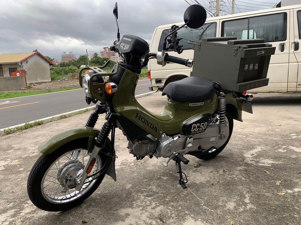 MALAGUTI CROSSER - 中古/二手車出售中 出售2022 CROSS CUB 50 近全新，4xx公里 | 繪馬輕重型機車