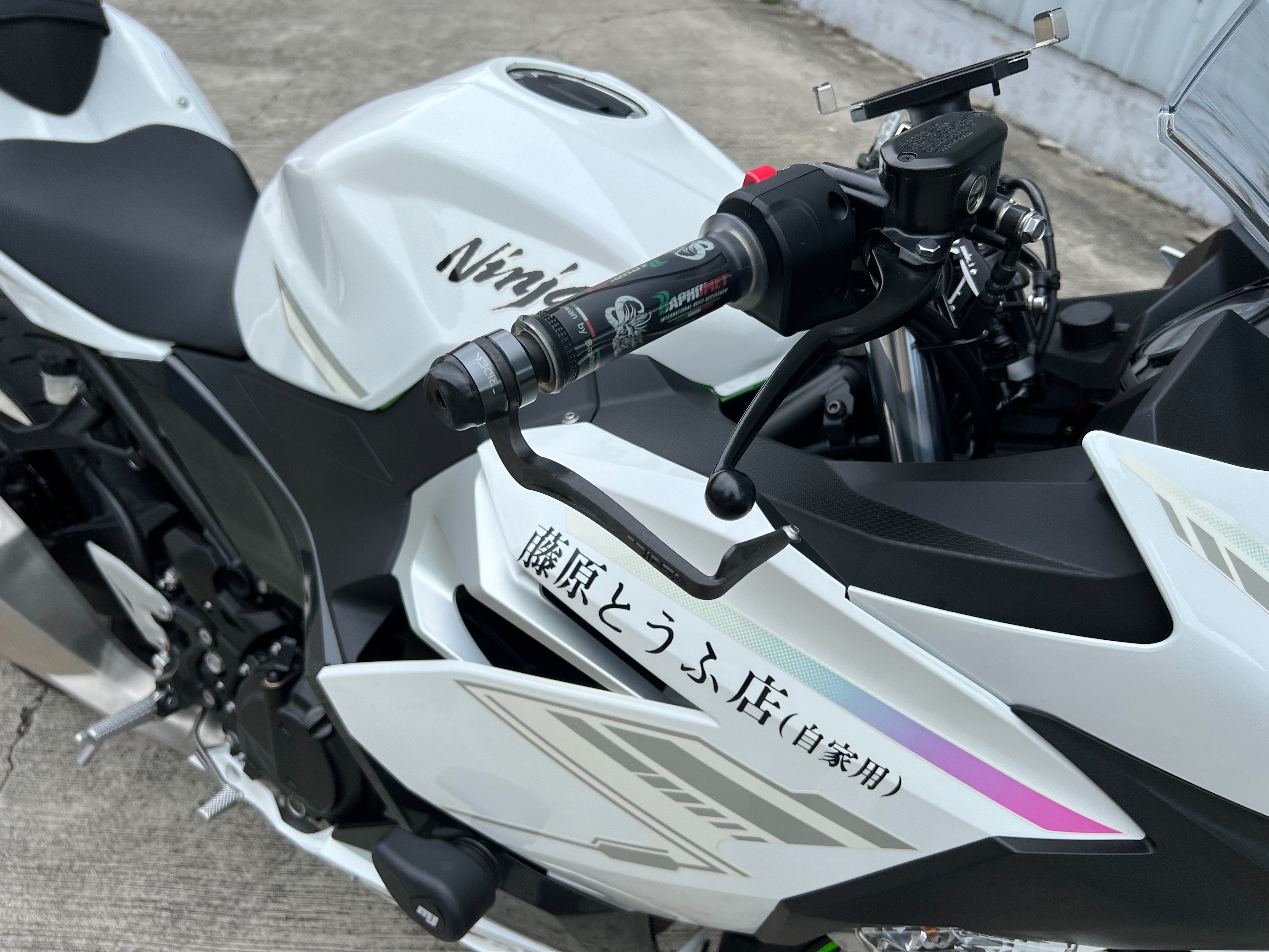 KAWASAKI NINJA400 - 中古/二手車出售中 2022年 NINJA400 一手 原廠保固中 無摔 無事故 多樣改裝 阿宏大型重機買賣 | 阿宏大型重機買賣