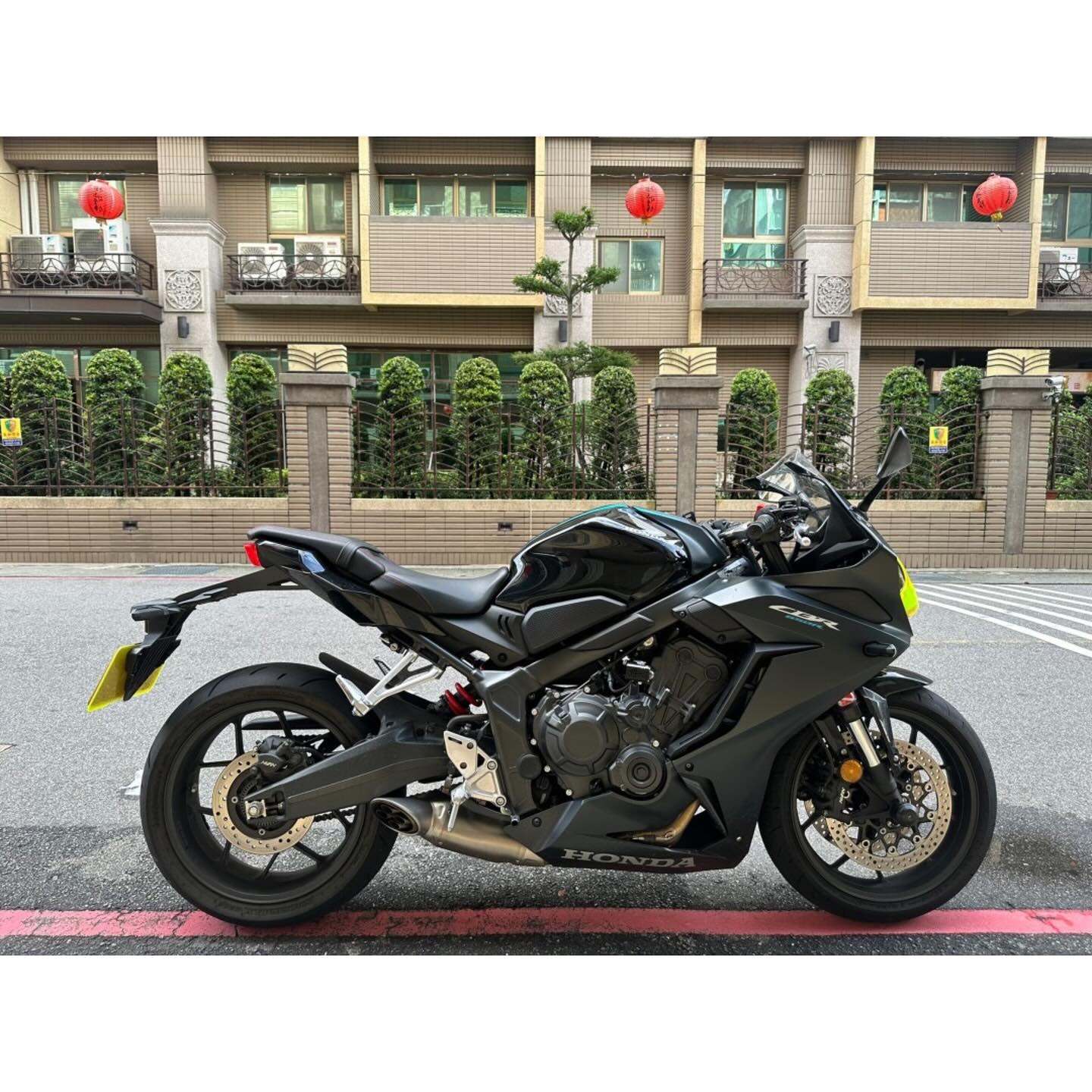 HONDA CBR650R - 中古/二手車出售中 【爵士小詩】2022年HONDA CBR650R 台本車 | 個人自售