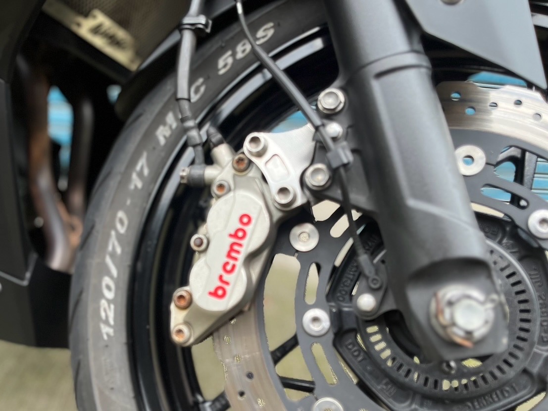 KAWASAKI NINJA400 - 中古/二手車出售中 改裝排氣管 Brembo卡鉗 半組腳踏後移 精品改 小資族二手重機買賣 | 小資族二手重機買賣