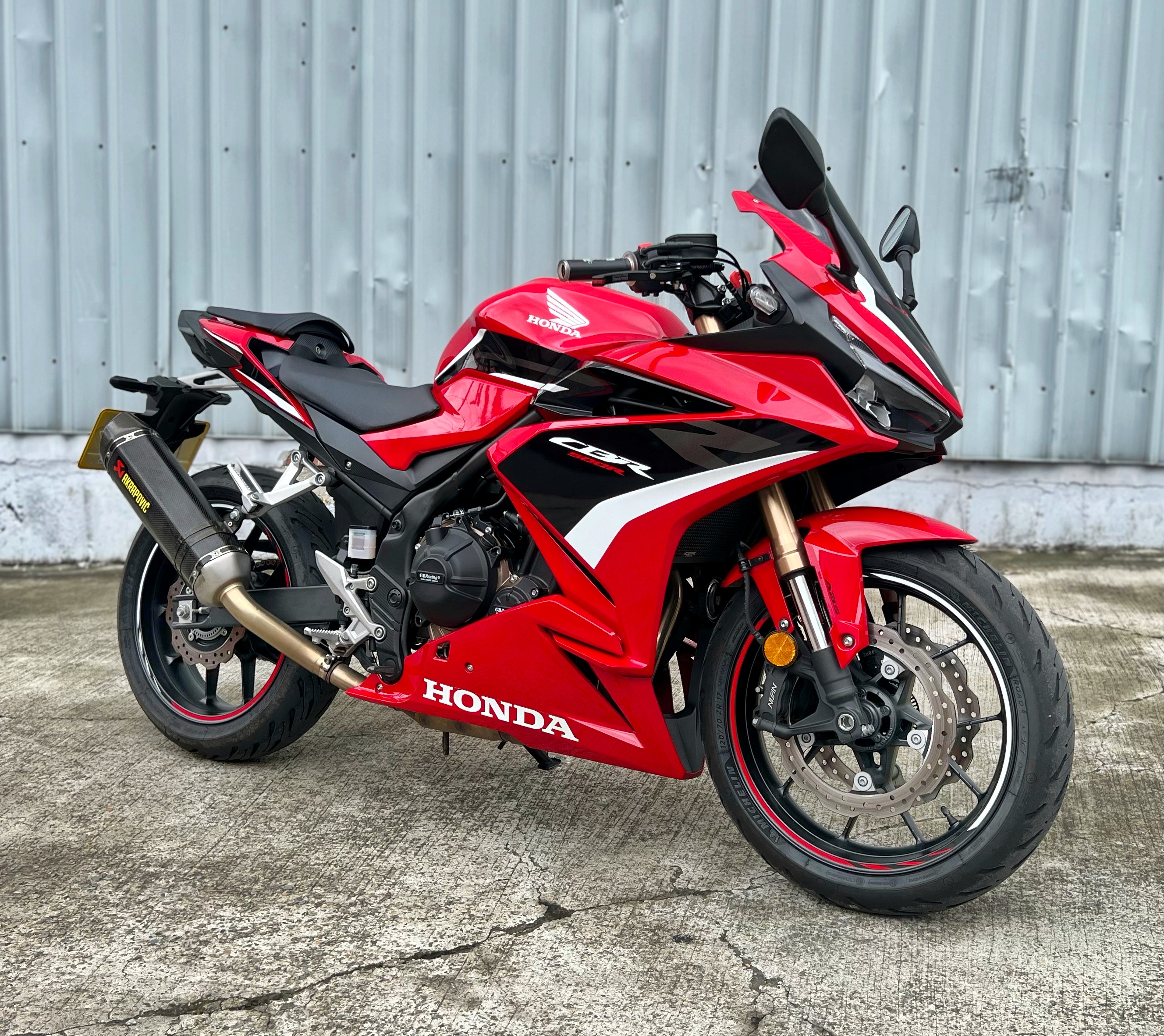 【阿宏大型重機買賣】HONDA CBR500R - 「Webike-摩托車市」 2023年 台本車 CBR500R 碳蠍管 Ohlins掛瓶後避震 多樣改裝 無摔 無事故 阿宏大型重機買賣