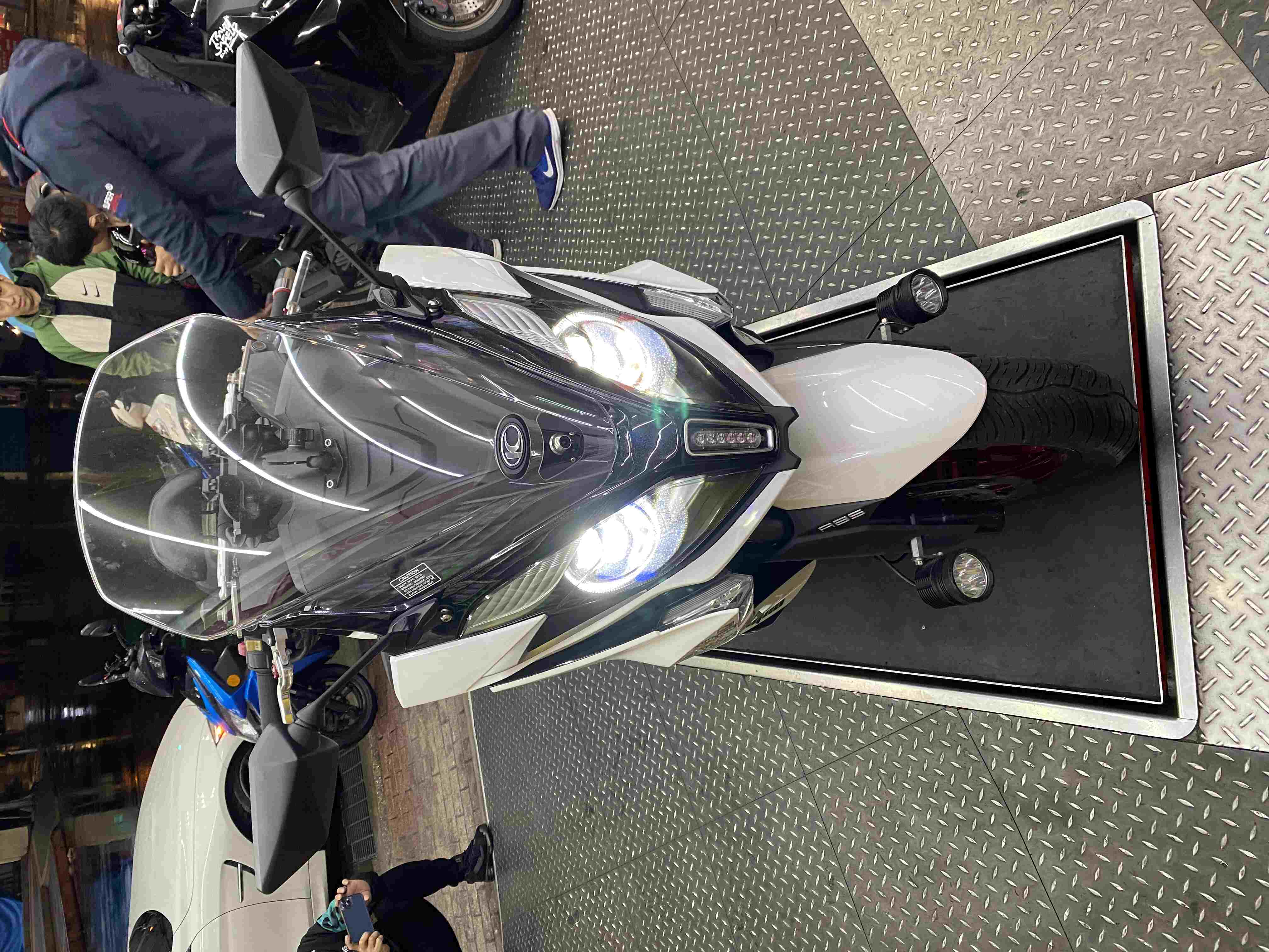 【個人自售】光陽 DOWNTOWN 350 - 「Webike-摩托車市」 多改裝品 無倒無摔 低里程 車庫車