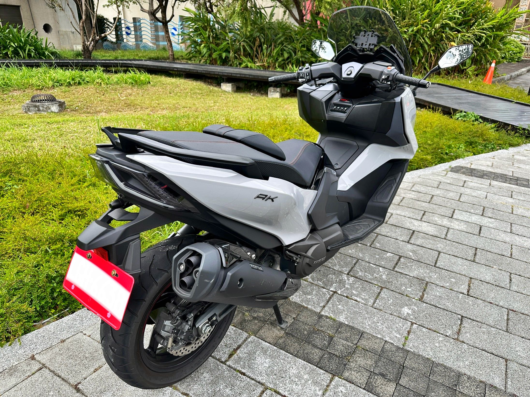 光陽 AK 550 - 中古/二手車出售中 KYMCO 光陽 AK550 2023 AK2 顧車少騎 全車貼膜 | 輪泰車業