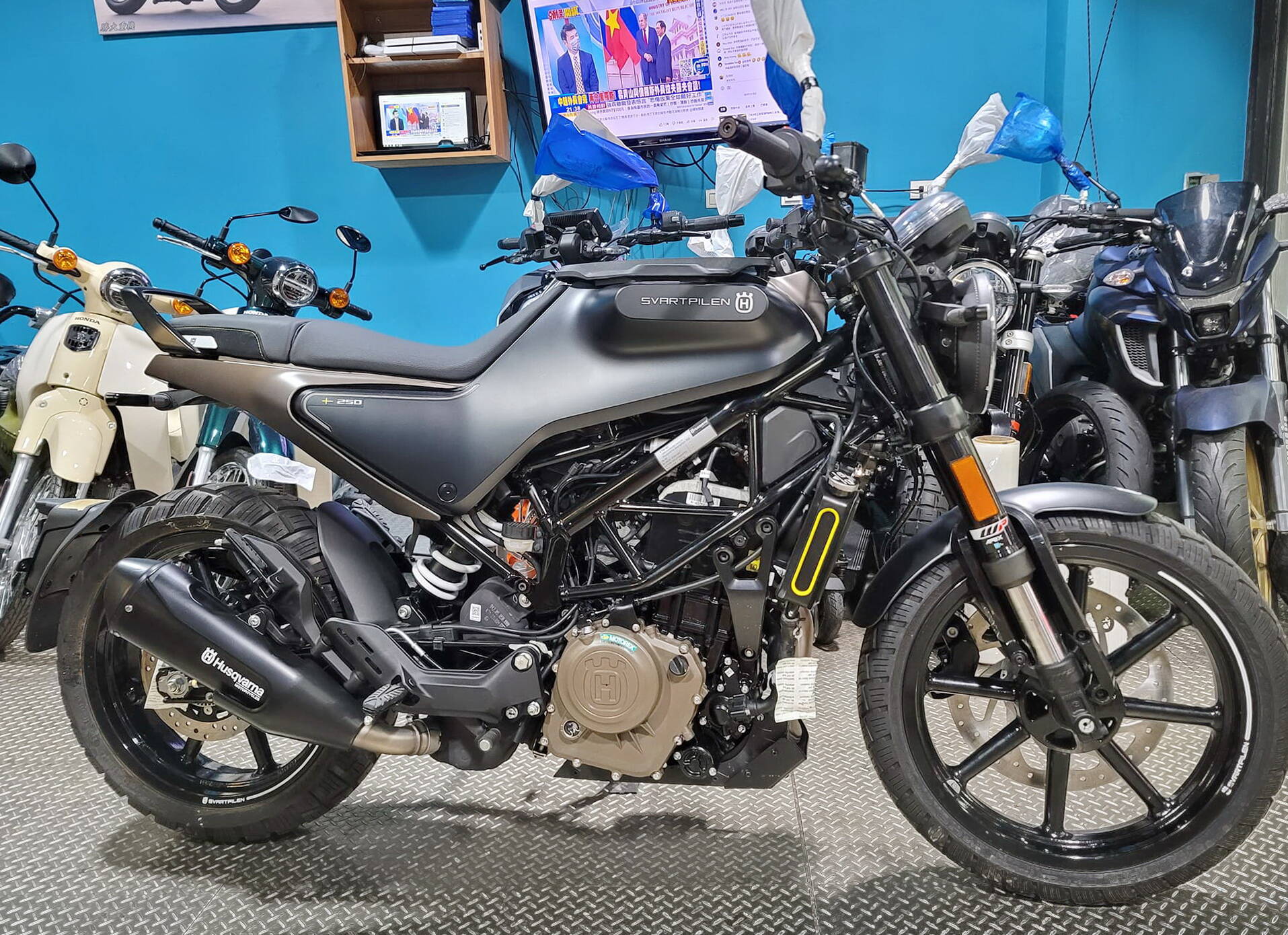 HUSQVARNA SVARTPILEN 250新車出售中  【勝大重機】Husqvarna Svartpilen 250 全新車售價$17.8萬 海絲瓜 黑箭250 | 勝大重機