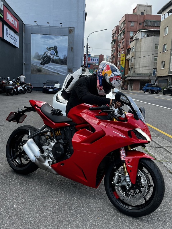 DUCATI SuperSport S新車出售中 【敏傑宇軒】賀交車 林帥哥 DUCATI SUPERSPORT S 總代理公司車 | 重車銷售職人-宇軒 (敏傑)