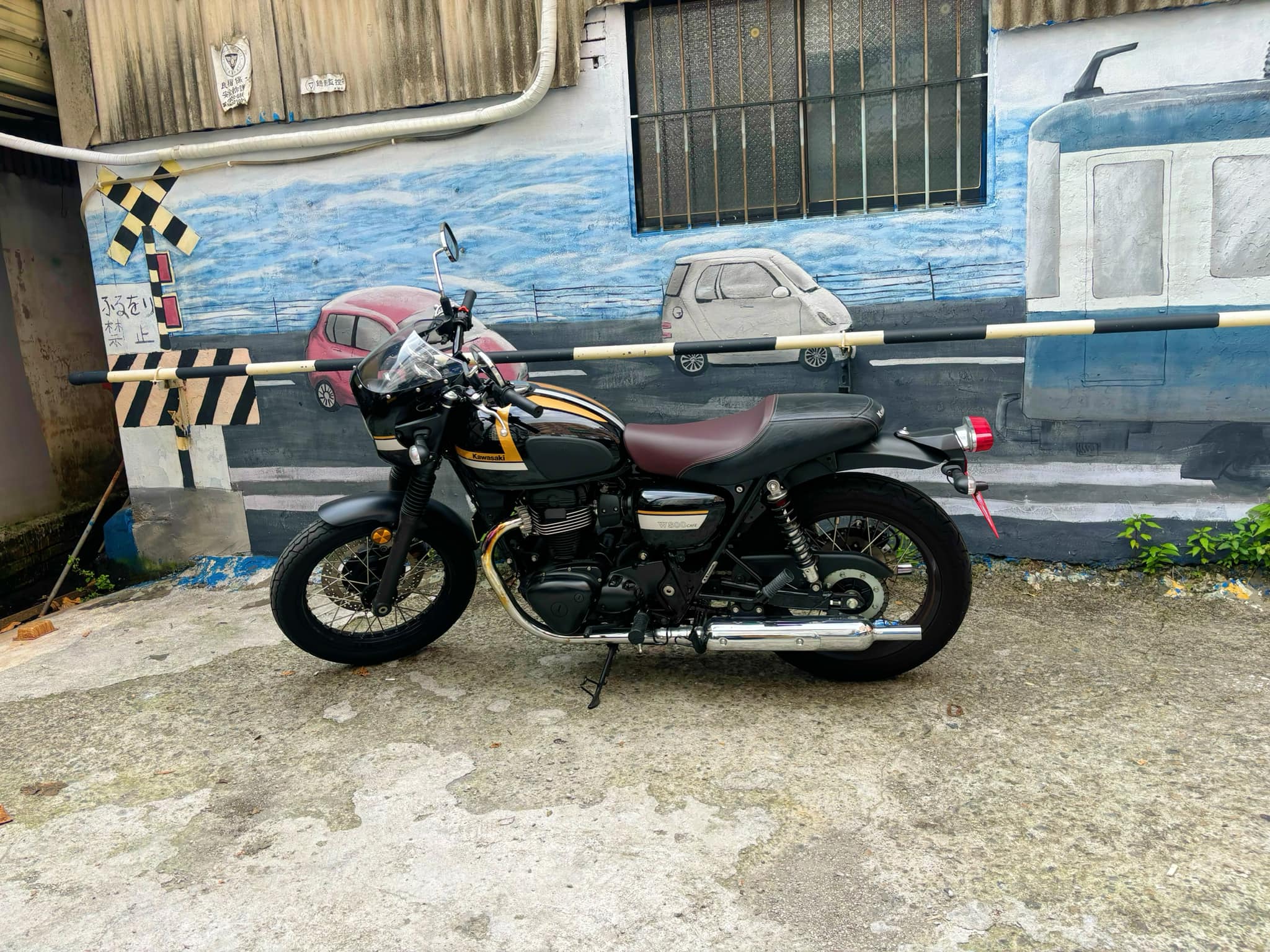 KAWASAKI W800 CAFE - 中古/二手車出售中 KAWASAKI W800 cafe  | 個人自售