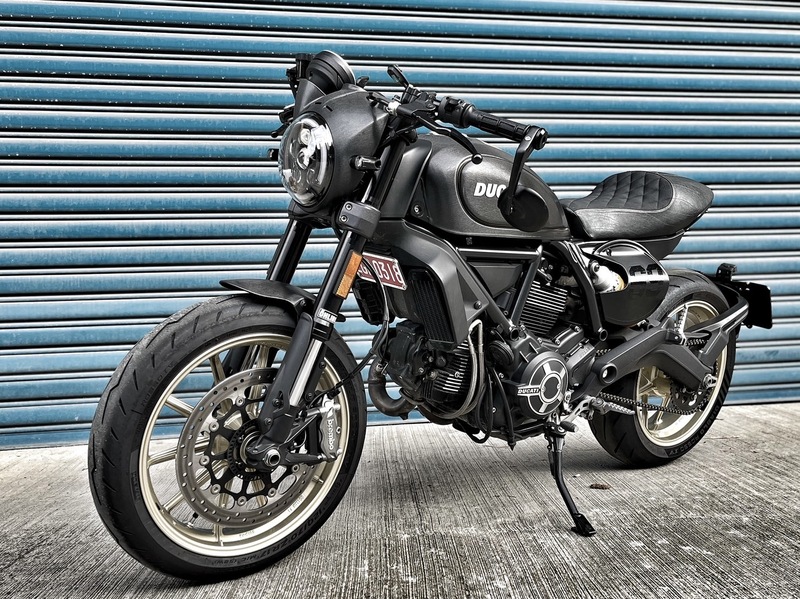 DUCATI SCRAMBLER CAFE RACER - 中古/二手車出售中 全段SC排氣管 Ohlins後避震 髮絲紋貼膜 小資族二手重機買賣 | 小資族二手重機買賣