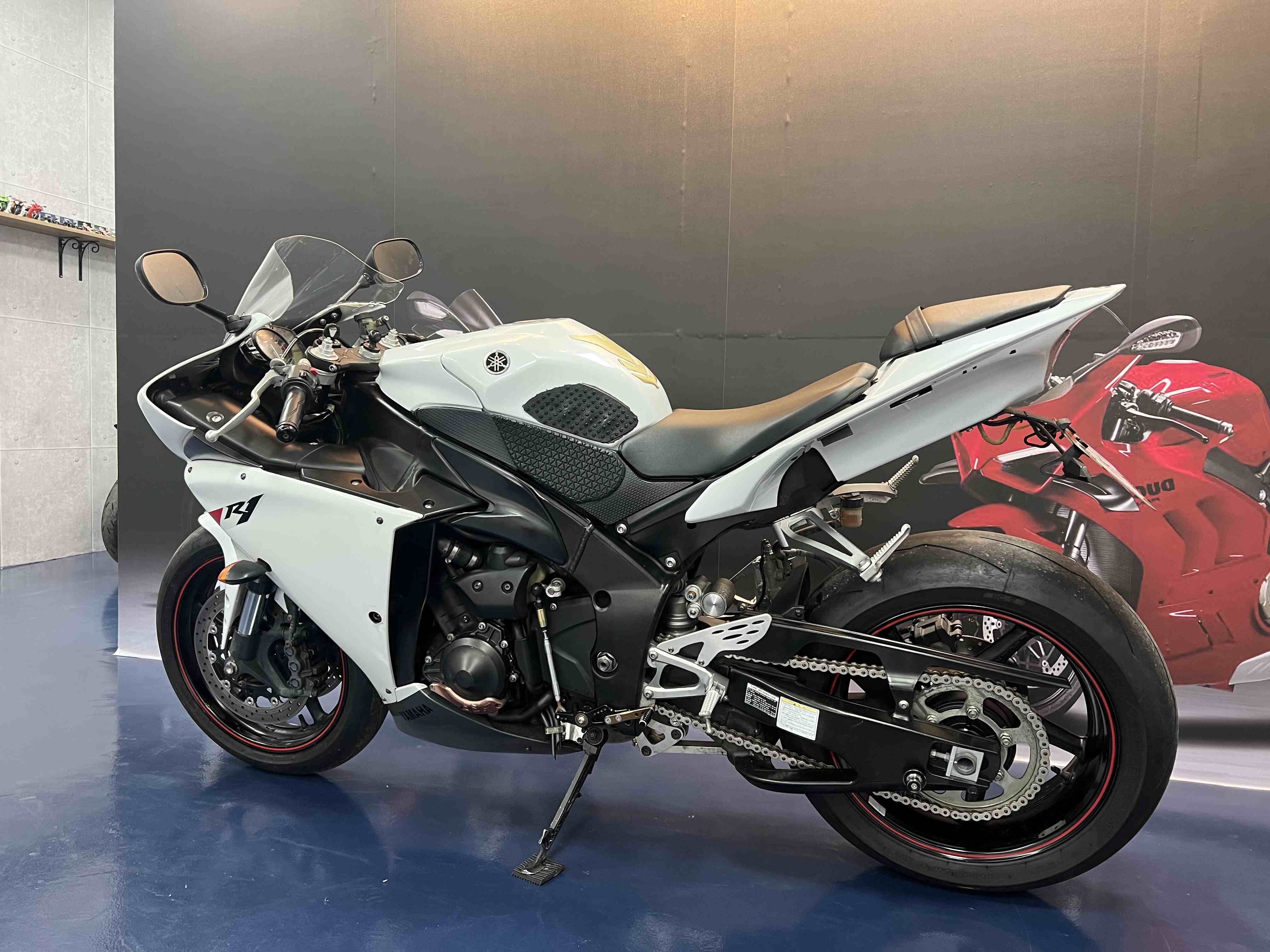 YAMAHA YZF-R1 - 中古/二手車出售中 2011 Yamaha R1 | 哈斯重機