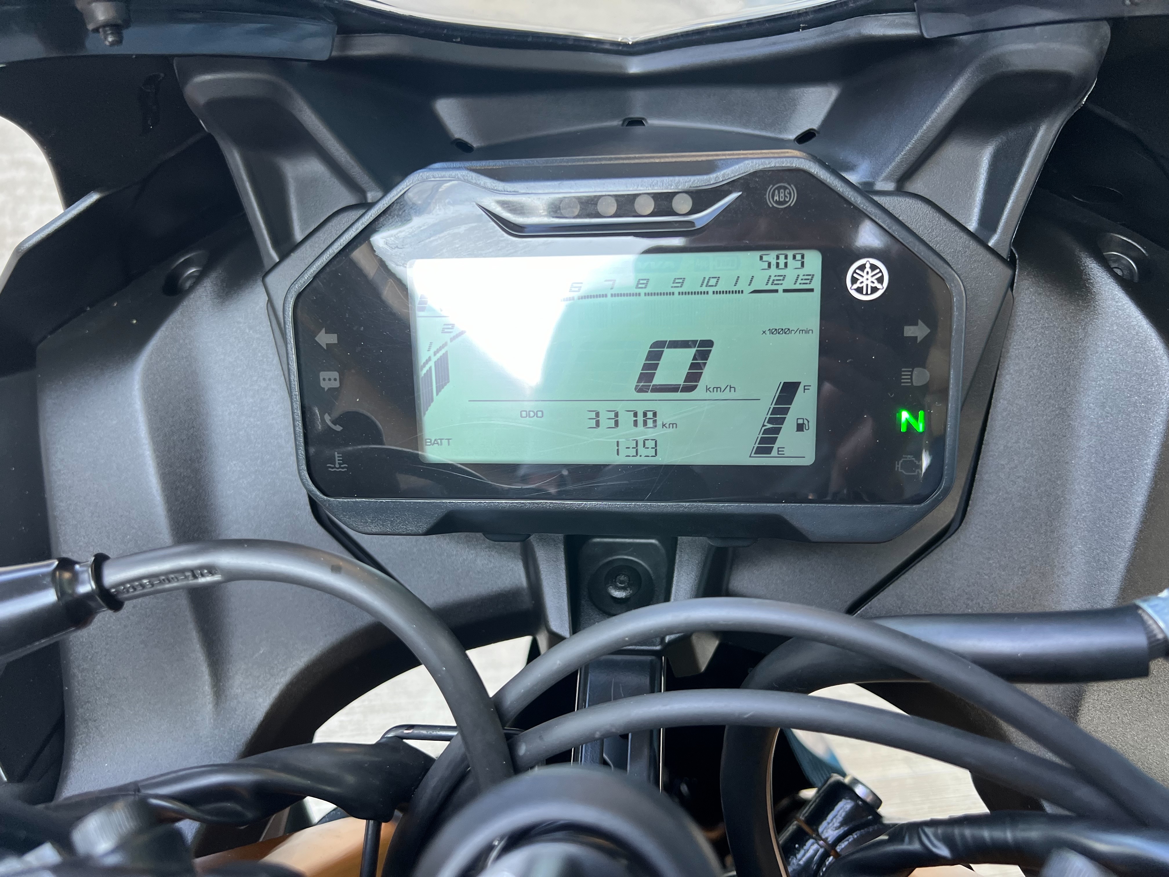 YAMAHA YZF-R15 - 中古/二手車出售中 2023年 公司車 R15V4 稀有黑金 一手 無摔 無事故 阿宏大型重機買賣 | 阿宏大型重機買賣