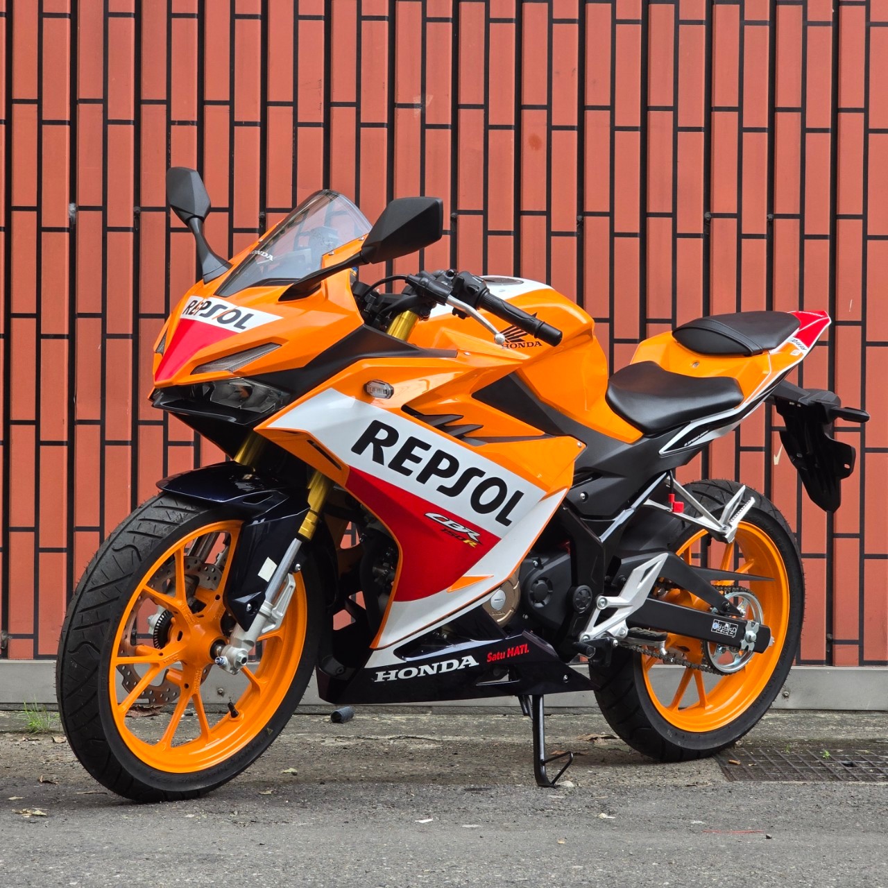 【飛翔國際】HONDA CBR150R - 「Webike-摩托車市」 2023 全新 HONDA CBR150R REPSOL 本田 CBR150R 力豹士特仕版 白牌輕檔 可全額貸 可車換車