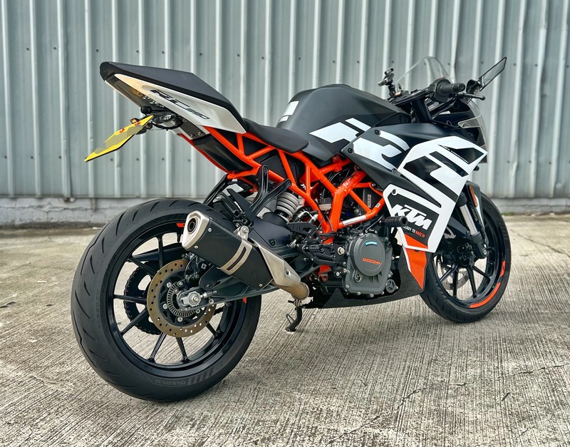 KTM RC390 - 中古/二手車出售中 2020年 RC390 YRFactory中段鈦排氣管、ENLINT腳踏後移(改反打) 多樣改裝 無摔 無事故 阿宏大型重機買賣 | 阿宏大型重機買賣