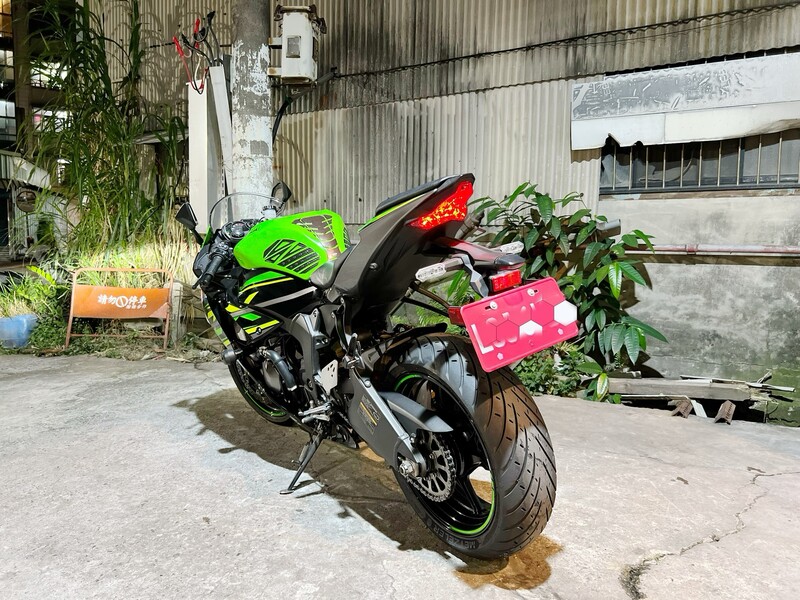 KAWASAKI NINJA ZX-6R - 中古/二手車出售中 Kawasaki ZX-6R(636)   協助分期、託運、換車補貼、代償結清。 ​Line ID:@q0984380388 | 小菜輕重機