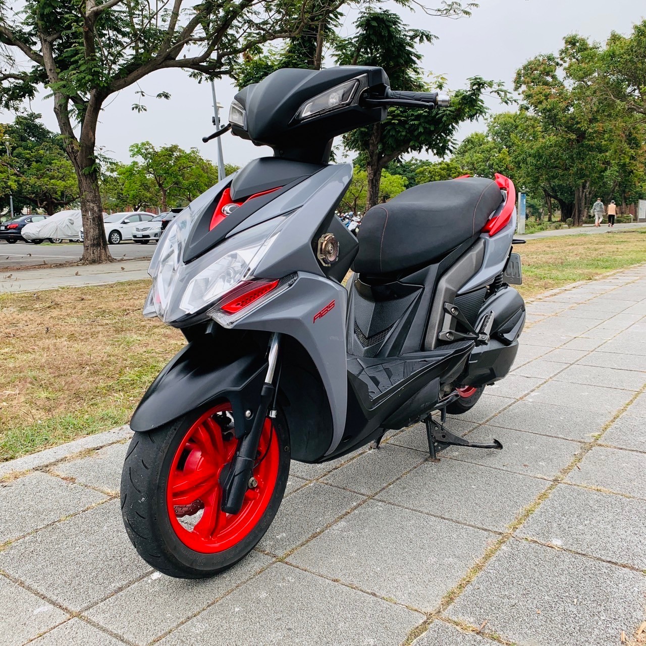 光陽 雷霆150 - 中古/二手車出售中 《高雄二手機車》2021 光陽 雷霆S 150 ABS #1506 #可試車/二手機車/流行車款/現況特惠快速交車 | 貳輪嶼二手機車行-高雄店/中古重機收購/gogoro買賣推薦/線上估價立刻加Line:@motor888 （台南、屏東也有到府收購）