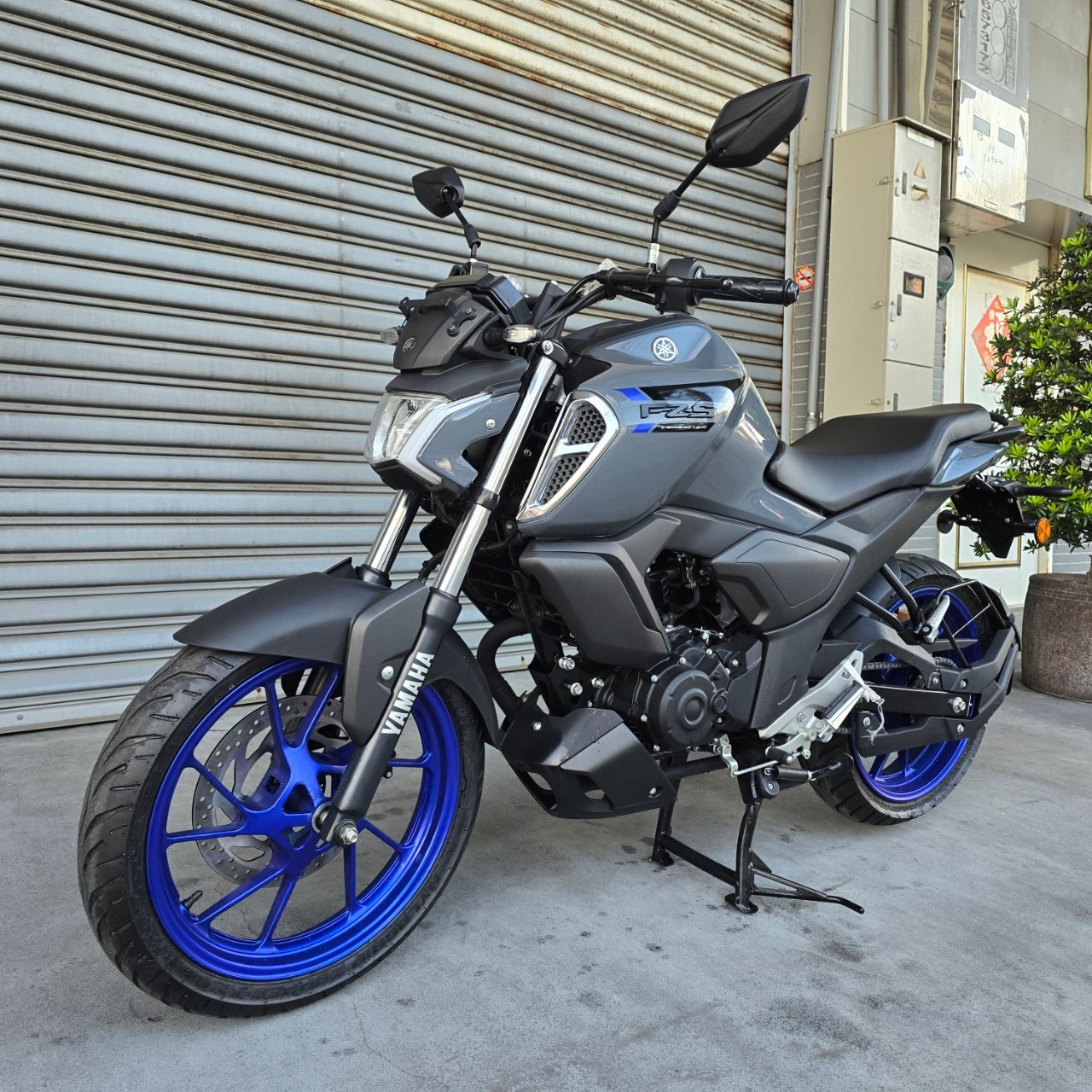 【飛翔國際】YAMAHA FZSV4 - 「Webike-摩托車市」 YAMAHA FZSV4 FZS150 TCS 灰 2023 新車