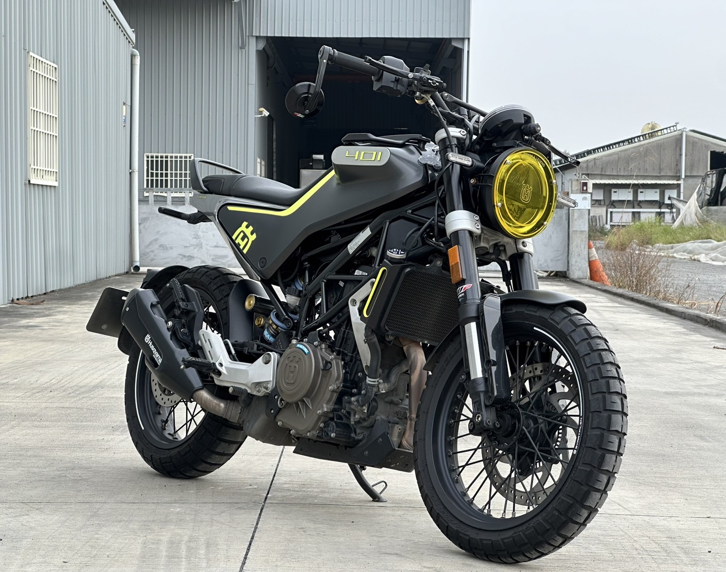 HUSQVARNA SVARTPILEN 401 - 中古/二手車出售中 黑箭401（全馬 集亞 BREMBO） | YSP 建興車業