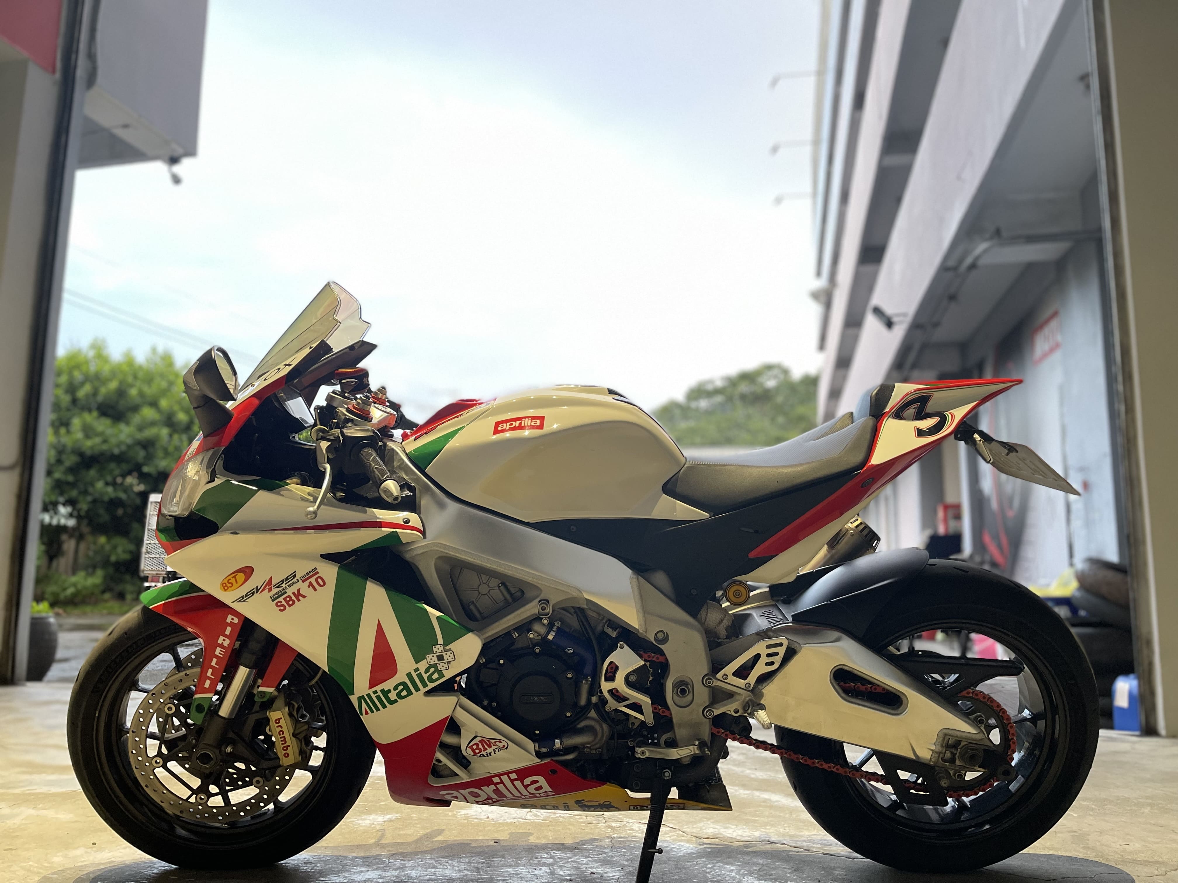 APRILIA RSV4 - 中古/二手車出售中 2010年 APRILIA RSV4/0元交車/分期貸款/車換車/線上賞車/到府交車 | 翊帆國際重車