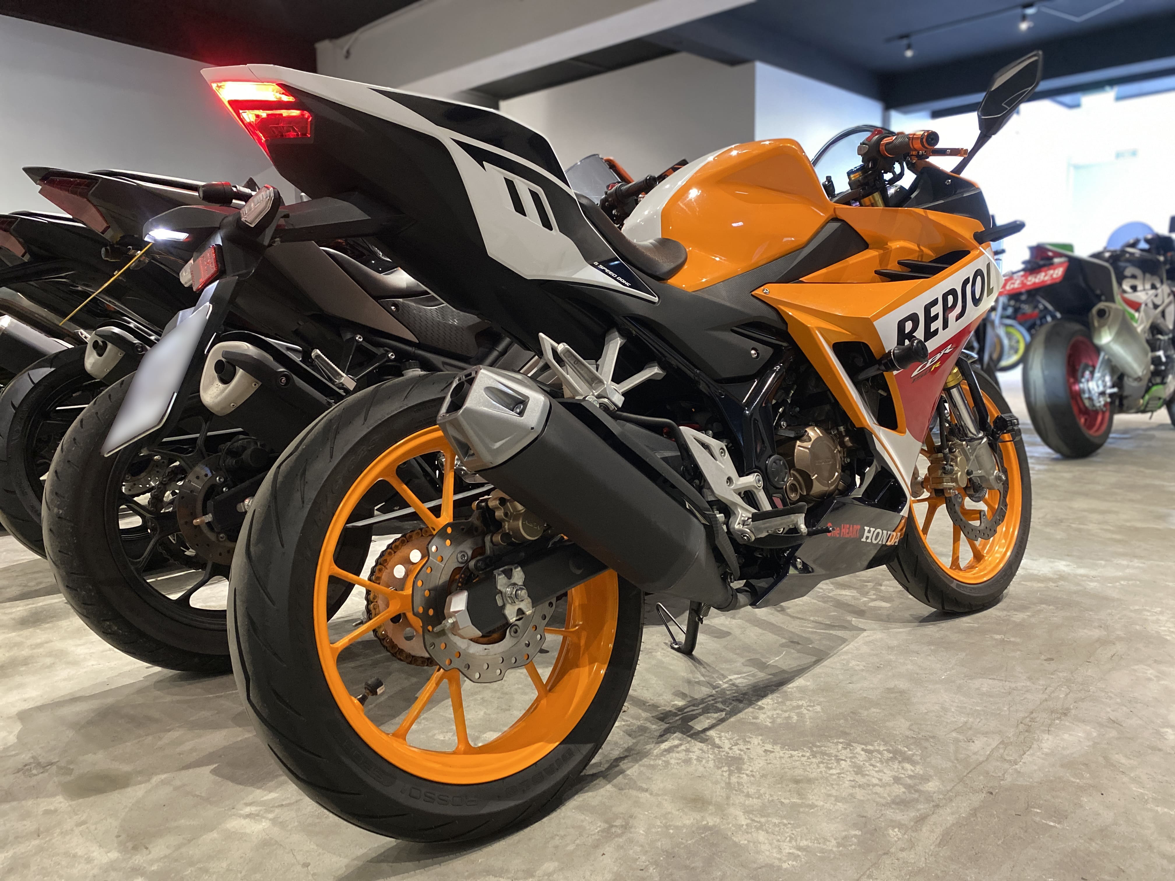 HONDA CBR150R - 中古/二手車出售中 2021年 HONDA CBR150R REPSOL/0元交車/分期貸款/車換車/線上賞車/到府交車 | 翊帆重車-Queena