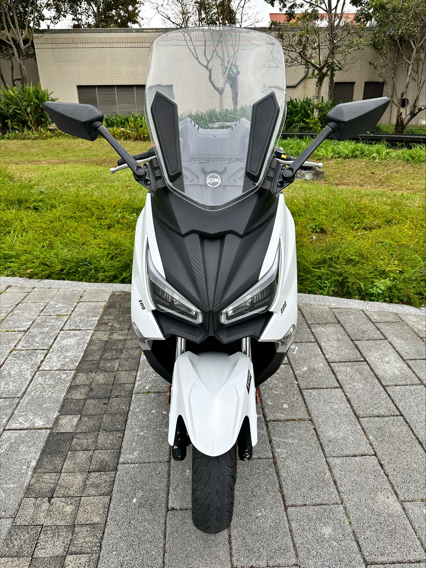 三陽 JOYMAXZ - 中古/二手車出售中 SYM 三陽 JOYMAX Z+ 300 2022 白色 九妹 | 輪泰車業