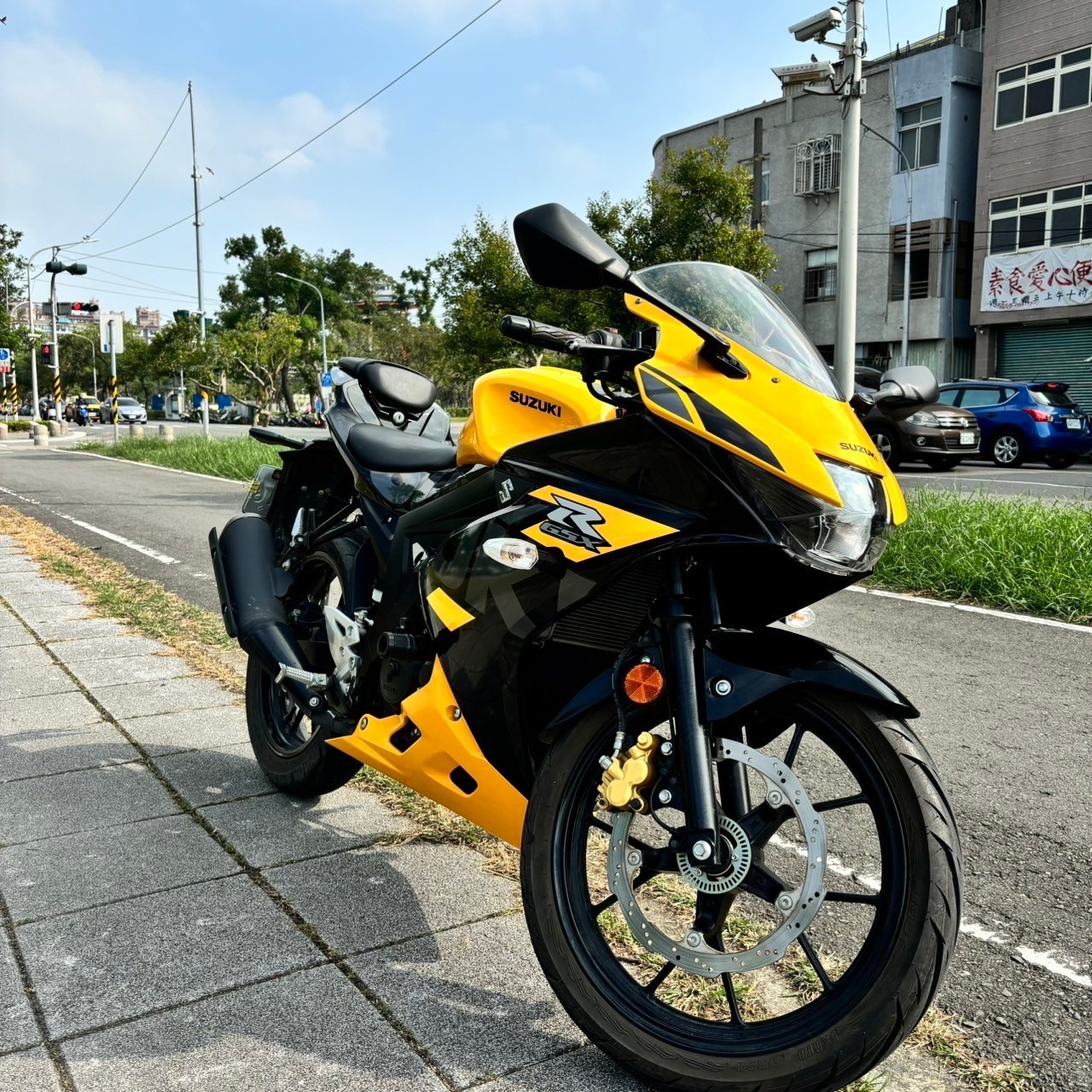 SUZUKI GSX-R150 - 中古/二手車出售中 《高雄二手機車》2021 台鈴 GSX-R 150 ABS #1816 #可試車/二手機車/流行車款/現況特惠快速交車 | 貳輪嶼二手機車行-高雄店/中古重機收購/gogoro買賣推薦/線上估價立刻加Line:@motor888 （台南、屏東也有到府收購）