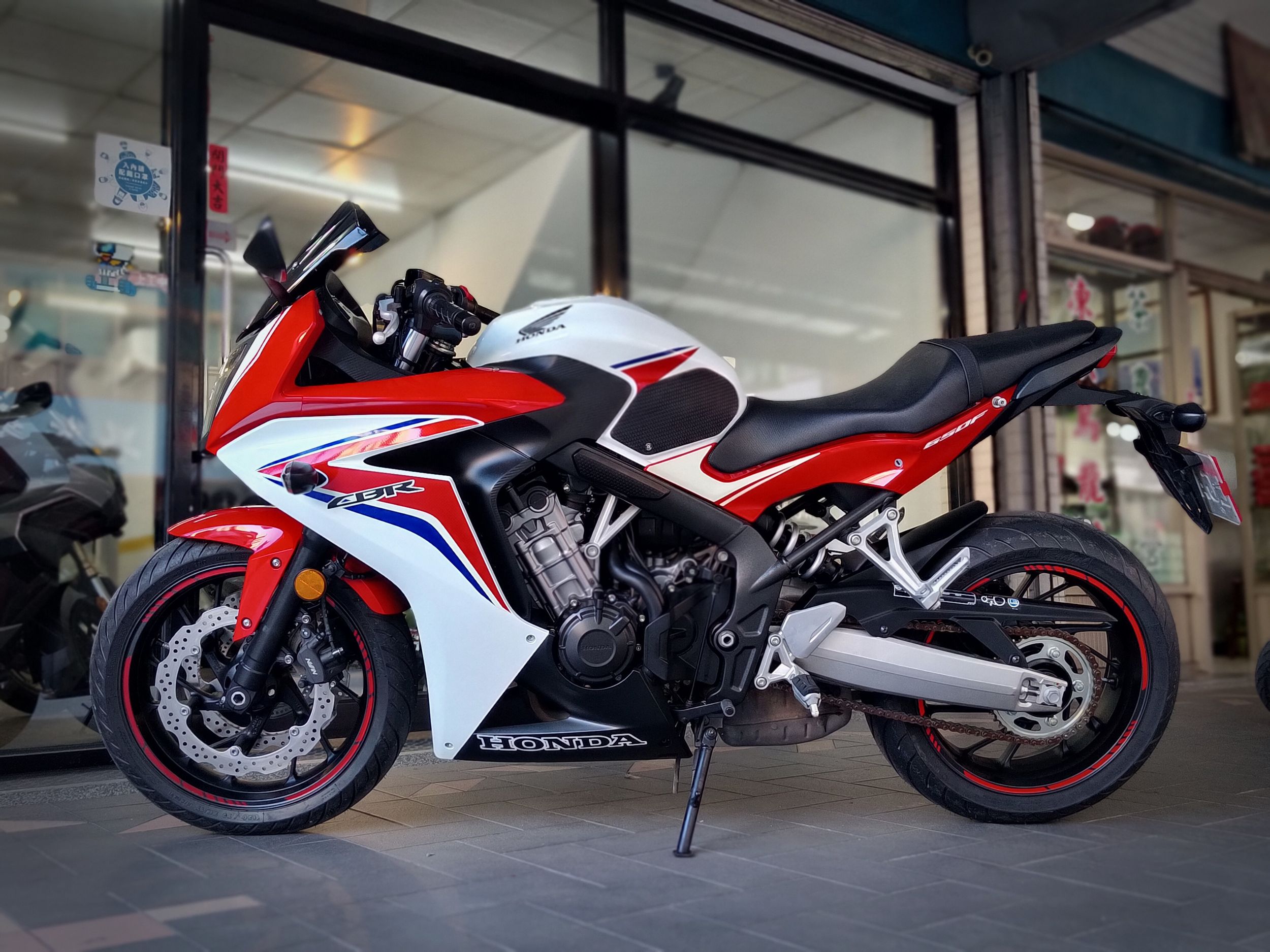 HONDA CBR650F - 中古/二手車出售中 CBR650F ABS 總代理只跑6095km，前後輪剛換全新，車況完美 | 成蘆進口摩托車