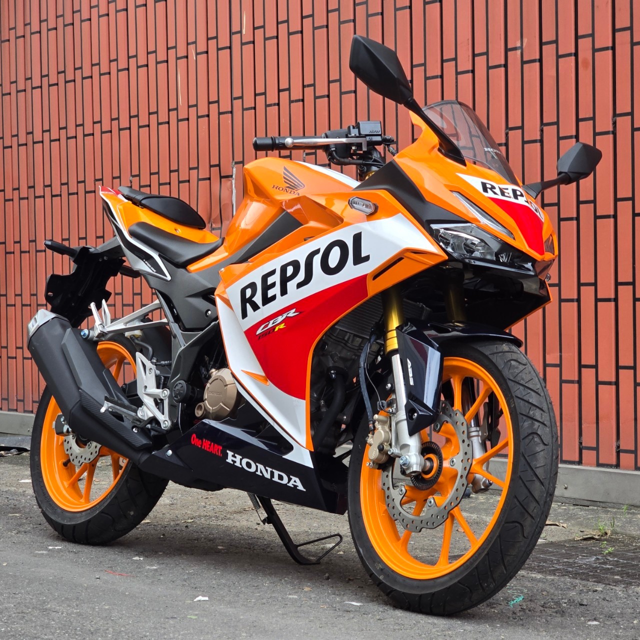 HONDA CBR150R新車出售中 2023 全新 HONDA CBR150R REPSOL 本田 CBR150R 力豹士特仕版 白牌輕檔 可全額貸 可車換車 | 飛翔國際