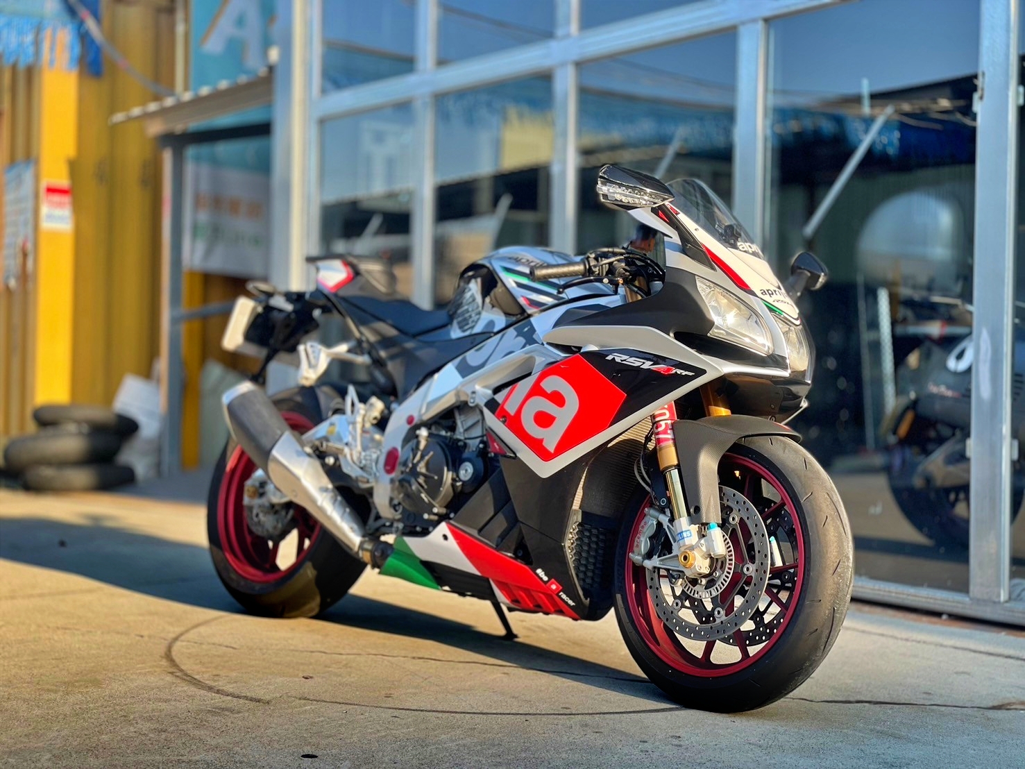 APRILIA RSV4 RF - 中古/二手車出售中 RSV4 RF義大利獅王 三歐三B鎂框全電控 CP值最高暴力神車  | 武士重機-阿良