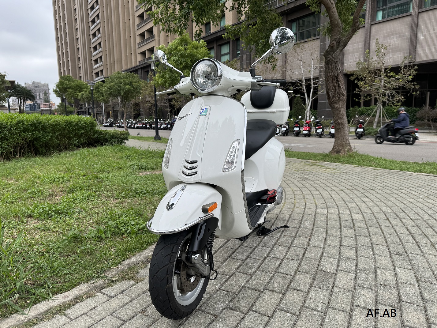 VESPA Vespa 125 Primavera - 中古/二手車出售中 【新竹長龍車業】VESPA 偉士牌 春天125 | 新竹長龍車業行