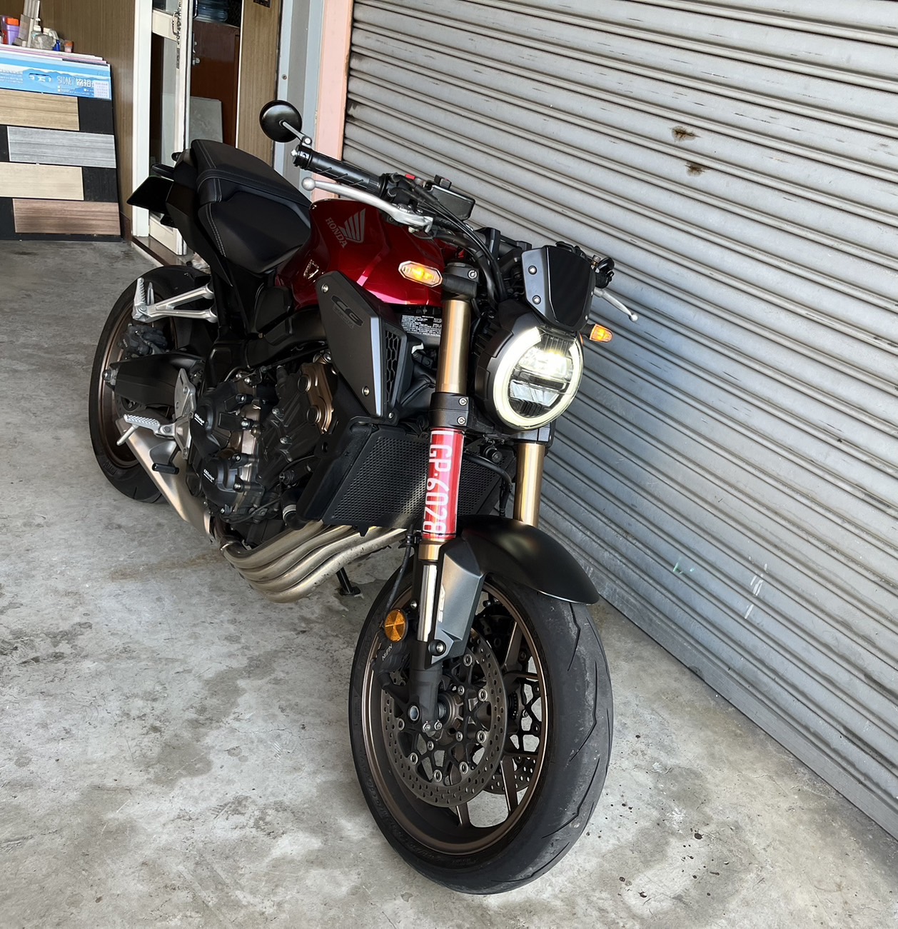 HONDA CB650R - 中古/二手車出售中 2022 台本 CB650R 低里程 頂級車況 | 個人自售