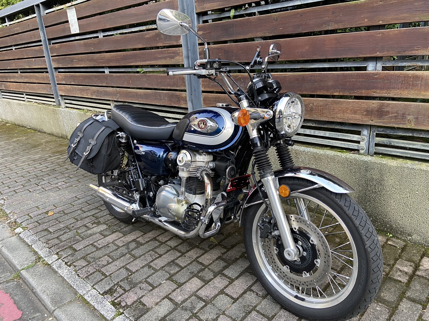 KAWASAKI W800 - 中古/二手車出售中 台崎美車託售.定期保養.車況極佳.車主年邁割愛.全額銀貸免保人 | 立帆國際重機代銷中心