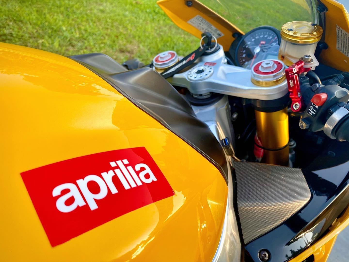 APRILIA RSV4 R APRC ABS - 中古/二手車出售中 2013 APRILIA RSV4 APRC | 摩幻車庫 moto.cc