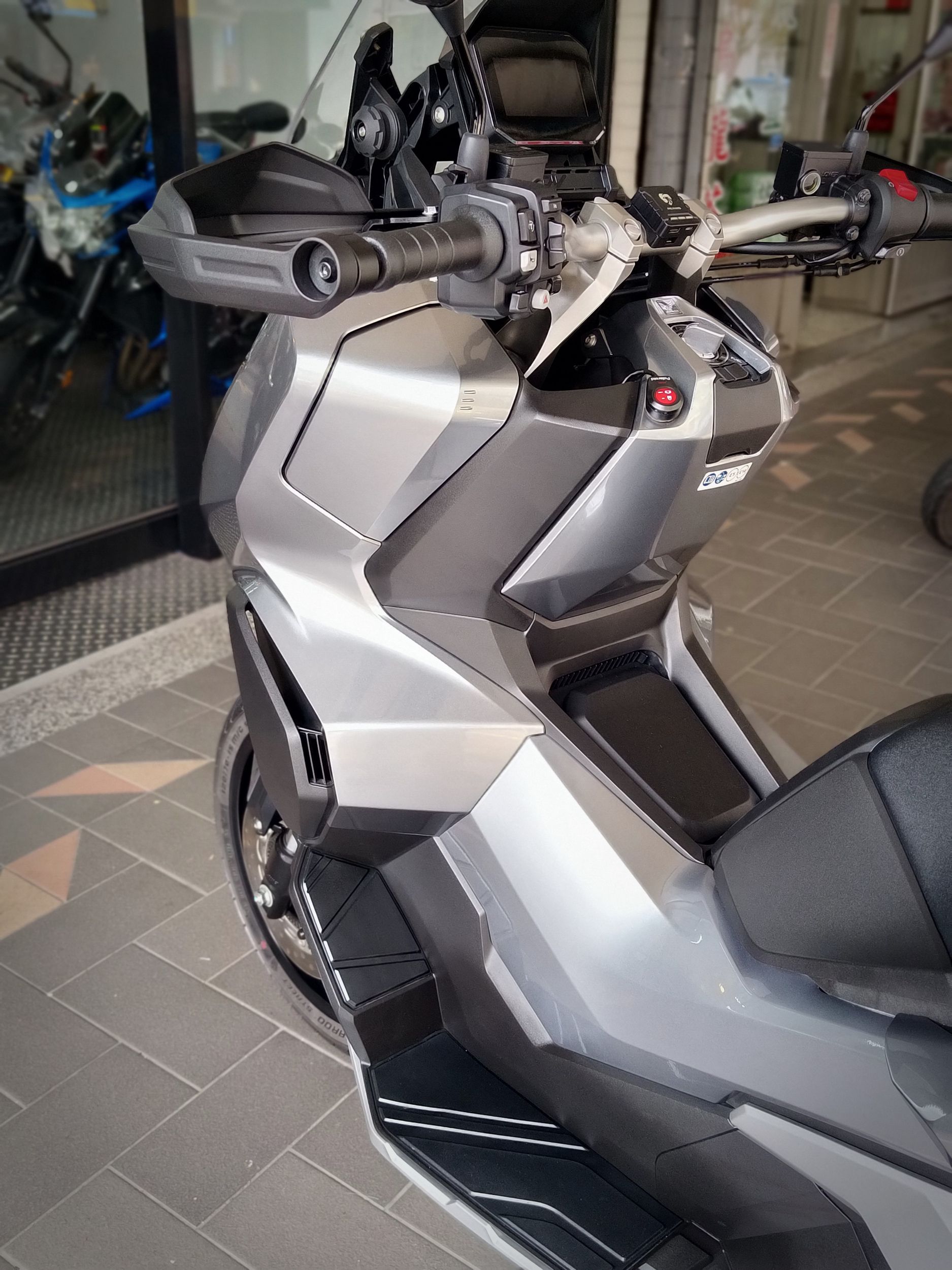 HONDA ADV150 - 中古/二手車出售中 ADV 350 ABS，總代理一手車只跑5250km，車身完美無傷 | 成蘆進口摩托車