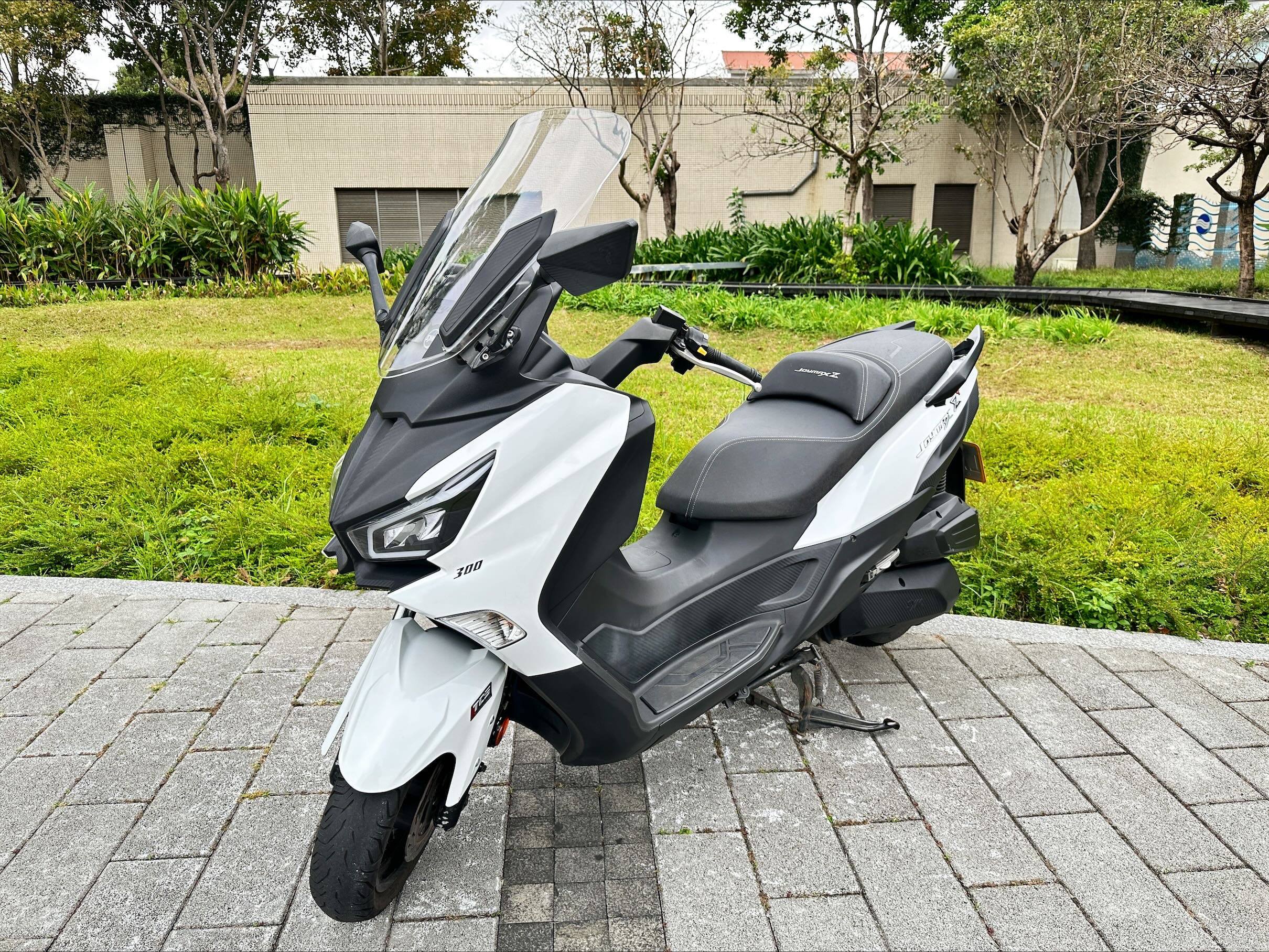 【輪泰車業】三陽 JOYMAXZ - 「Webike-摩托車市」 SYM 三陽 JOYMAX Z+ 300 2022 白色 九妹