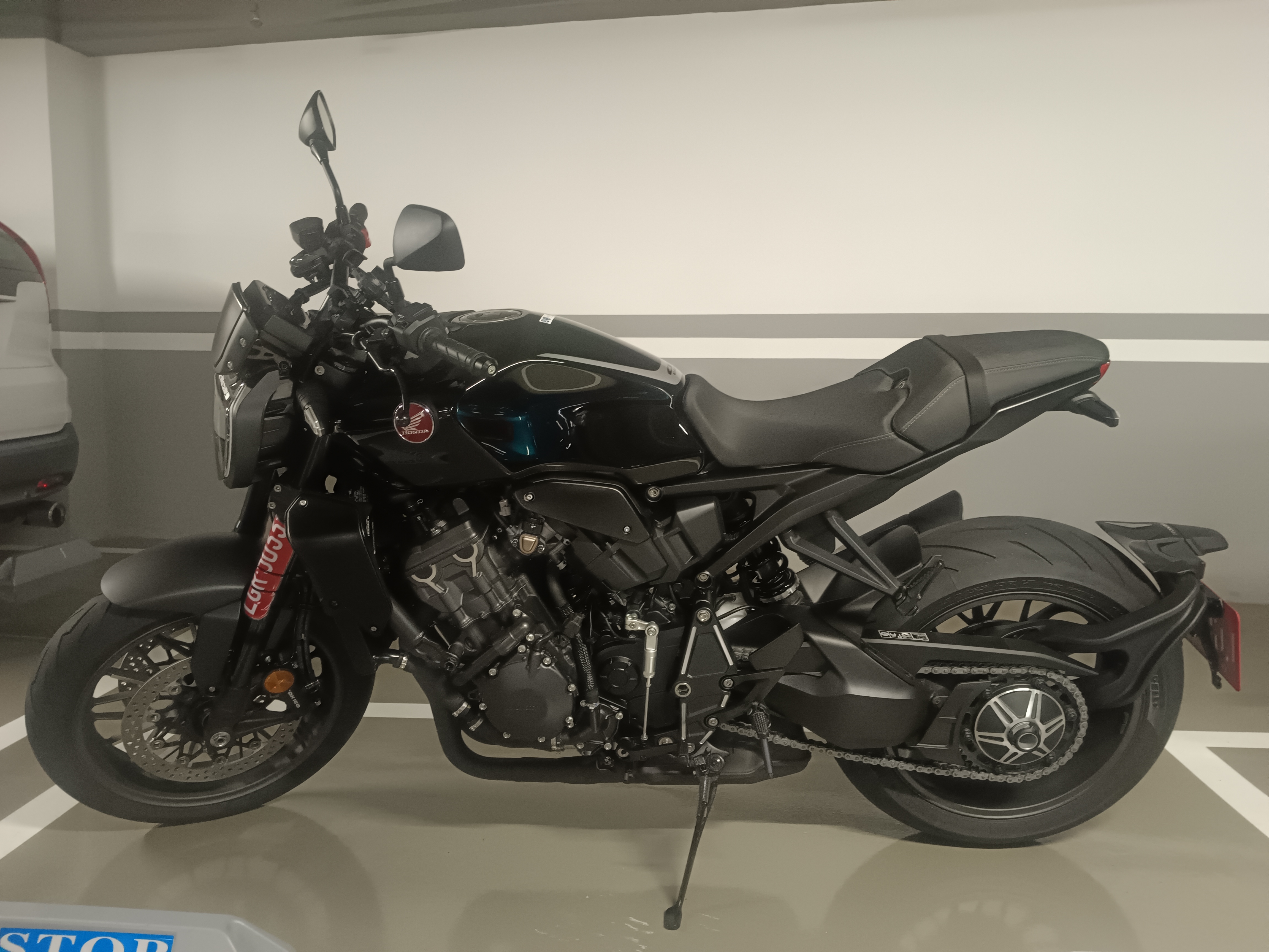 HONDA CB1000R - 中古/二手車出售中 2024 CB1000r Black Edition暗黑版本，24年出廠，24年9月購入，不到三個月等同新車，價錢可議 | 個人自售