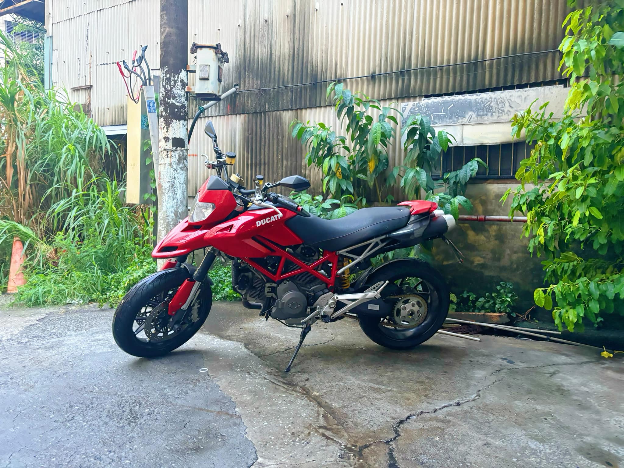 DUCATI HYPERMOTARD1100EVO  [HYPERMOTARD] - 中古/二手車出售中 DUCATI HYPERMOTARD 1100 EVO 公司車 | 個人自售