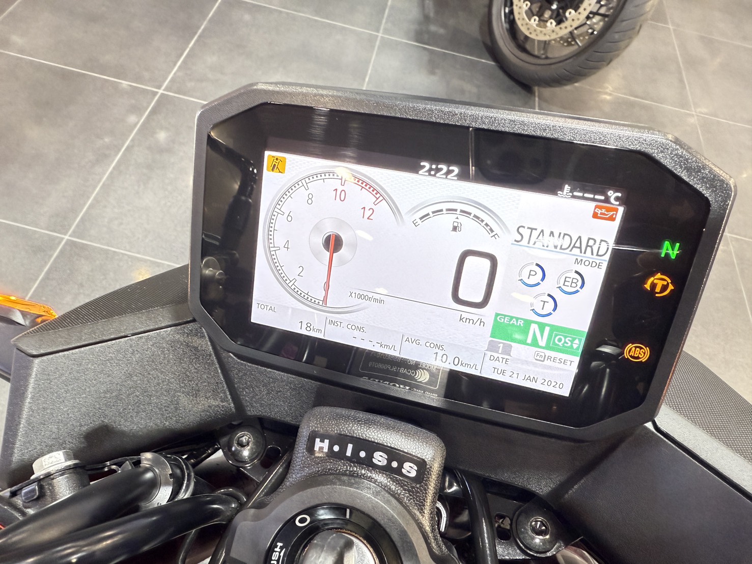 HONDA CB750 - 中古/二手車出售中 車款 :CB750 出廠年份：2024 領牌年份：2024.04 行駛里程：701公里 車輛所在：新北市中和區 | 個人自售