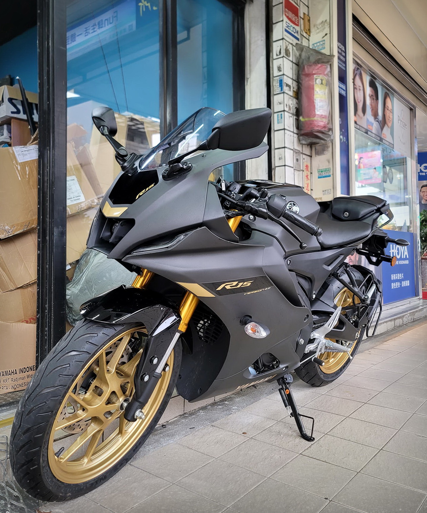 YAMAHA YZF-R15新車出售中 【勝大重機】現車 2024 YAMAHA YZF-R15 V4 闇夜黑 全新車售價$12.8萬 | 勝大重機