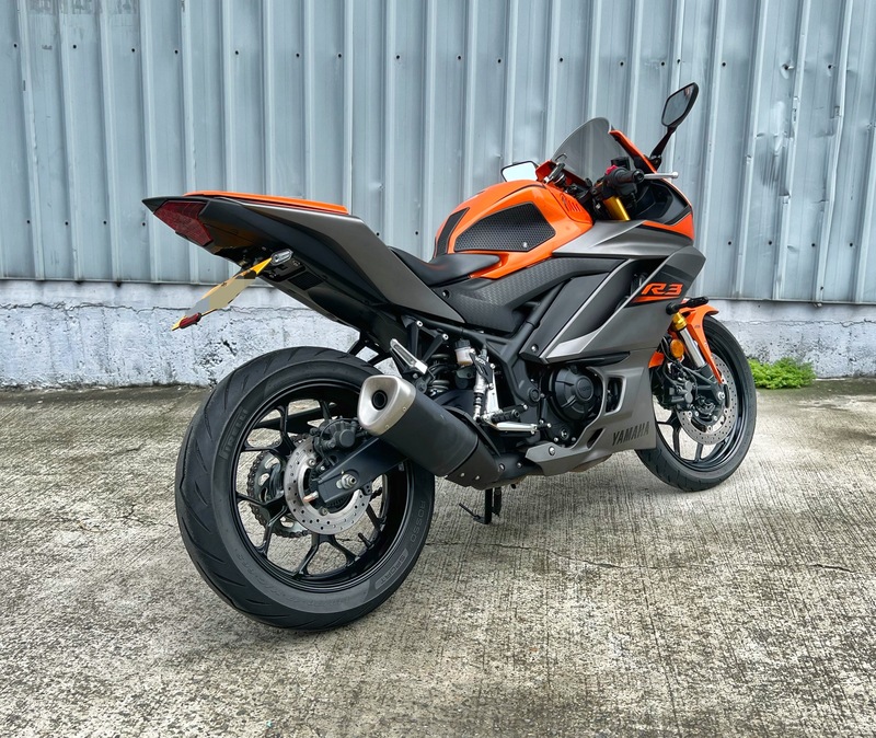 YAMAHA YZF-R3 - 中古/二手車出售中 2022年 R3 一手車 無摔 無事故 W!ZH腳踏後移 短牌架 阿宏大型重機買賣 | 阿宏大型重機買賣