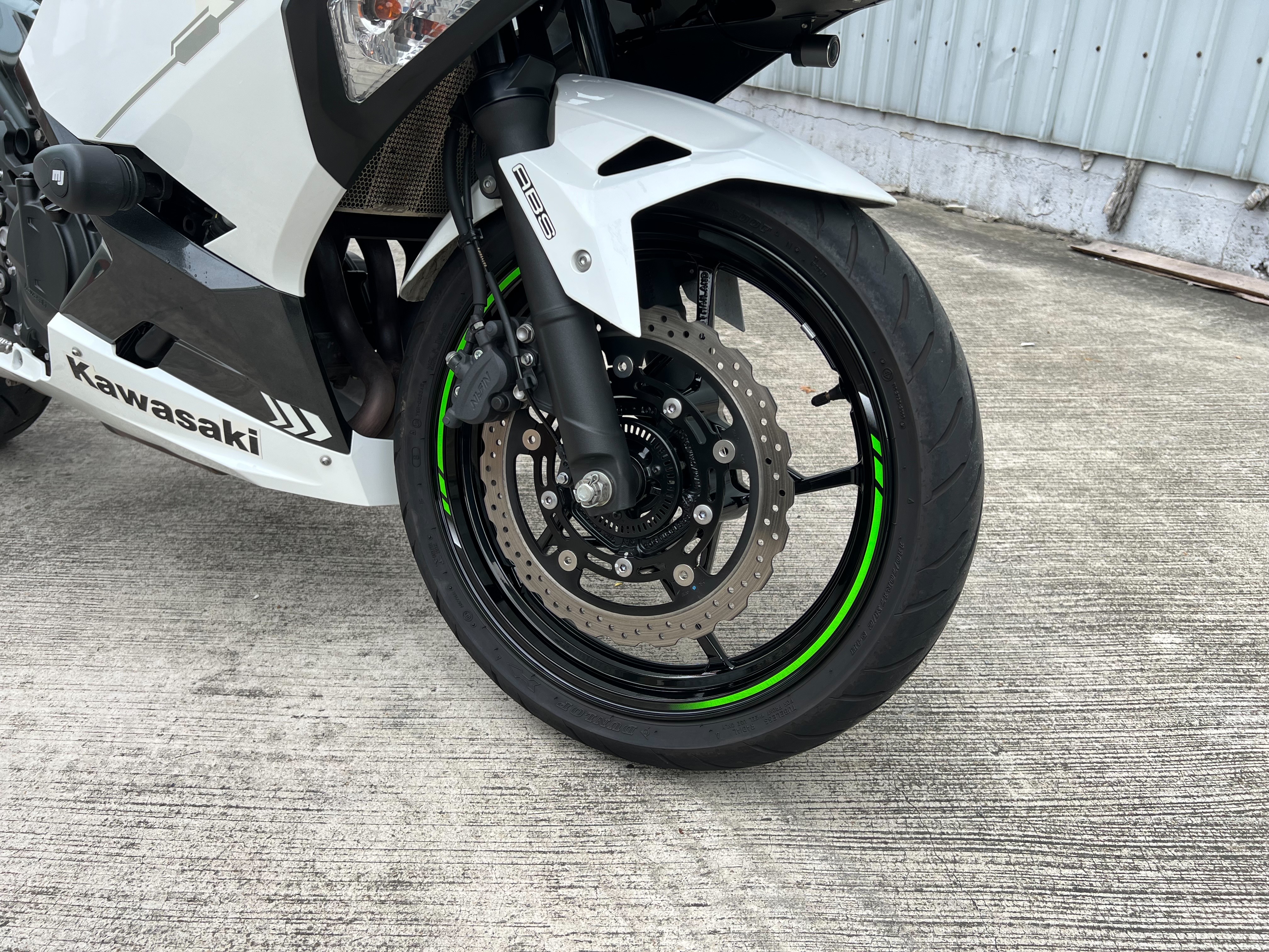 KAWASAKI NINJA400 - 中古/二手車出售中 2022年 NINJA400 一手 原廠保固中 無摔 無事故 多樣改裝 阿宏大型重機買賣 | 阿宏大型重機買賣