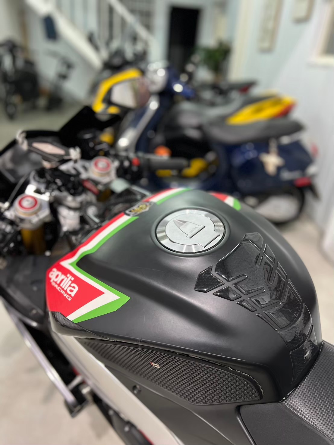 APRILIA RSV4 R APRC ABS - 中古/二手車出售中 【售】 2017 Aprilia RSV4 RR 全車原廠車殼 套完整度改裝 | mumu's moto