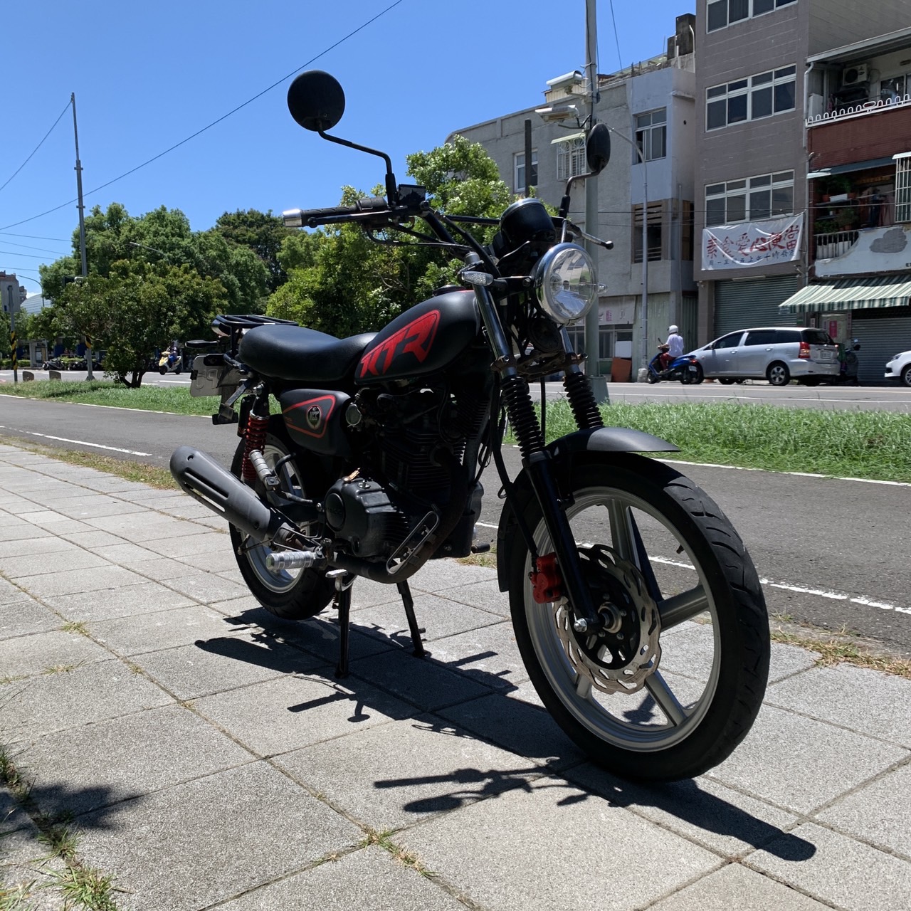 光陽 KTR 125 - 中古/二手車出售中 【高雄二手機車】2015 光陽 KTR 150 噴射 國際檔 #150 實車實價/高雄二手機車買賣/便宜售代步車/經濟車 | 貳輪嶼二手機車行-高雄店/中古重機收購/gogoro買賣推薦/線上估價立刻加Line:@motor888 （台南、屏東也有到府收購）