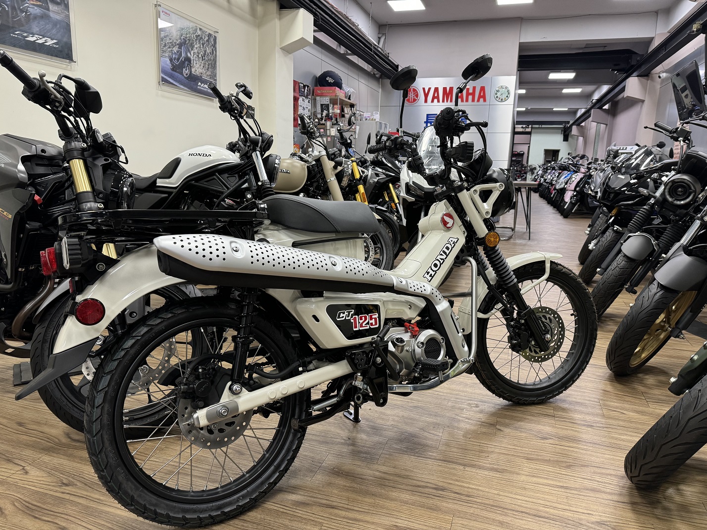 HONDA CT125新車出售中 【新竹長龍車業】2024 CT125 白色/水泥灰 | 新竹長龍車業行