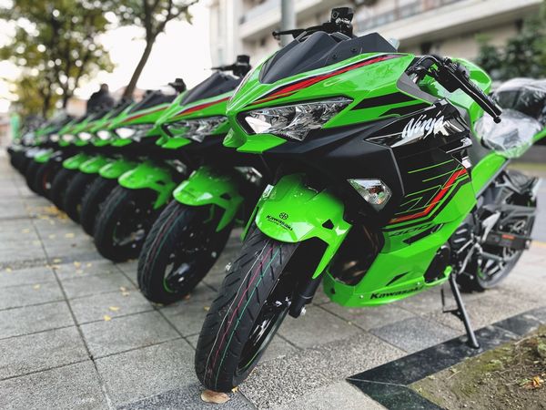 【柏霖動機Kawasak職人-阿弘】KAWASAKI NINJA400 - 「Webike-摩托車市」 Kawasaki 全新車優惠 方案 NINJA400 紅色 綠色 內湖 Kawasaki 經銷商